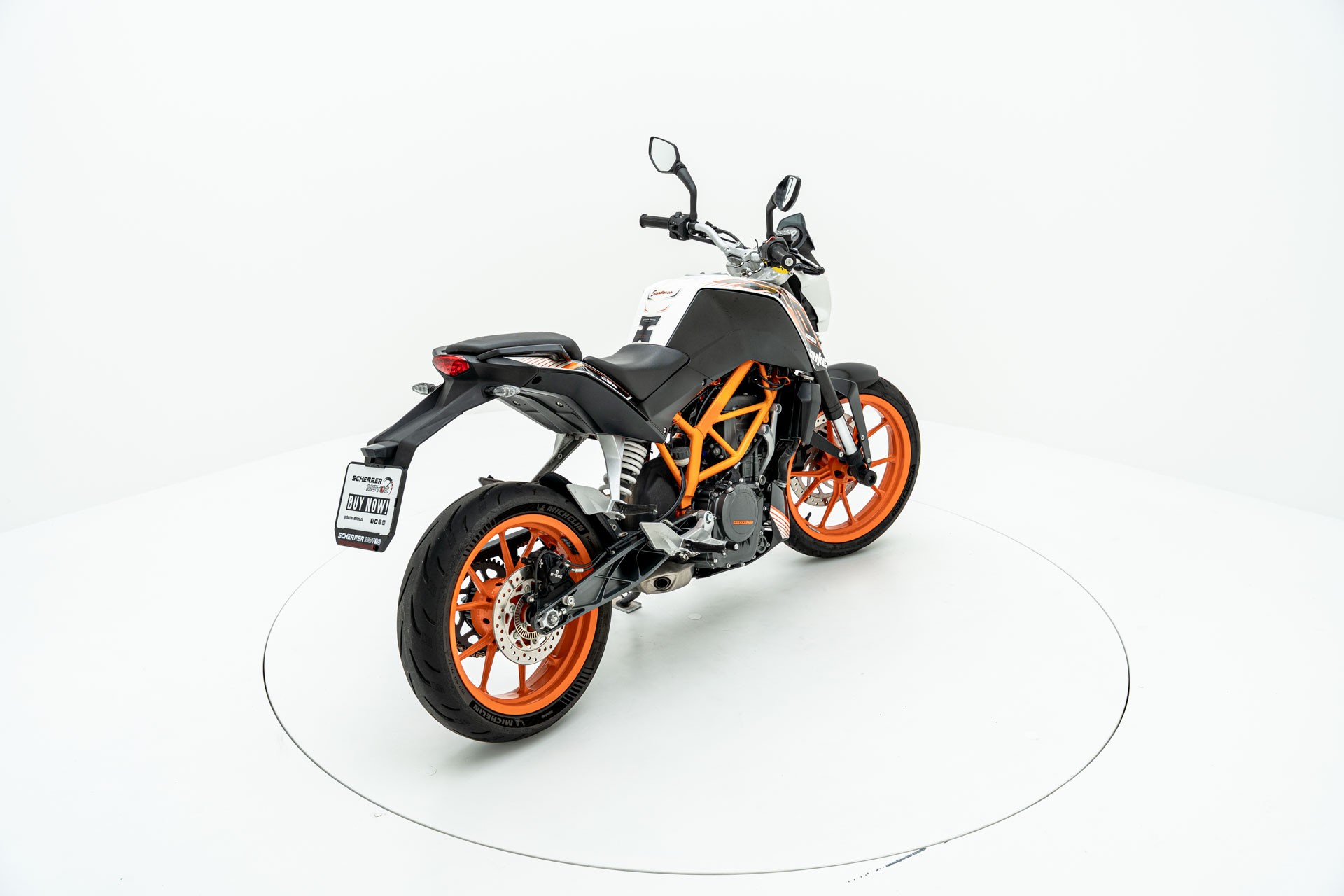 KTM 390 Duke ABS-showroom-element-3