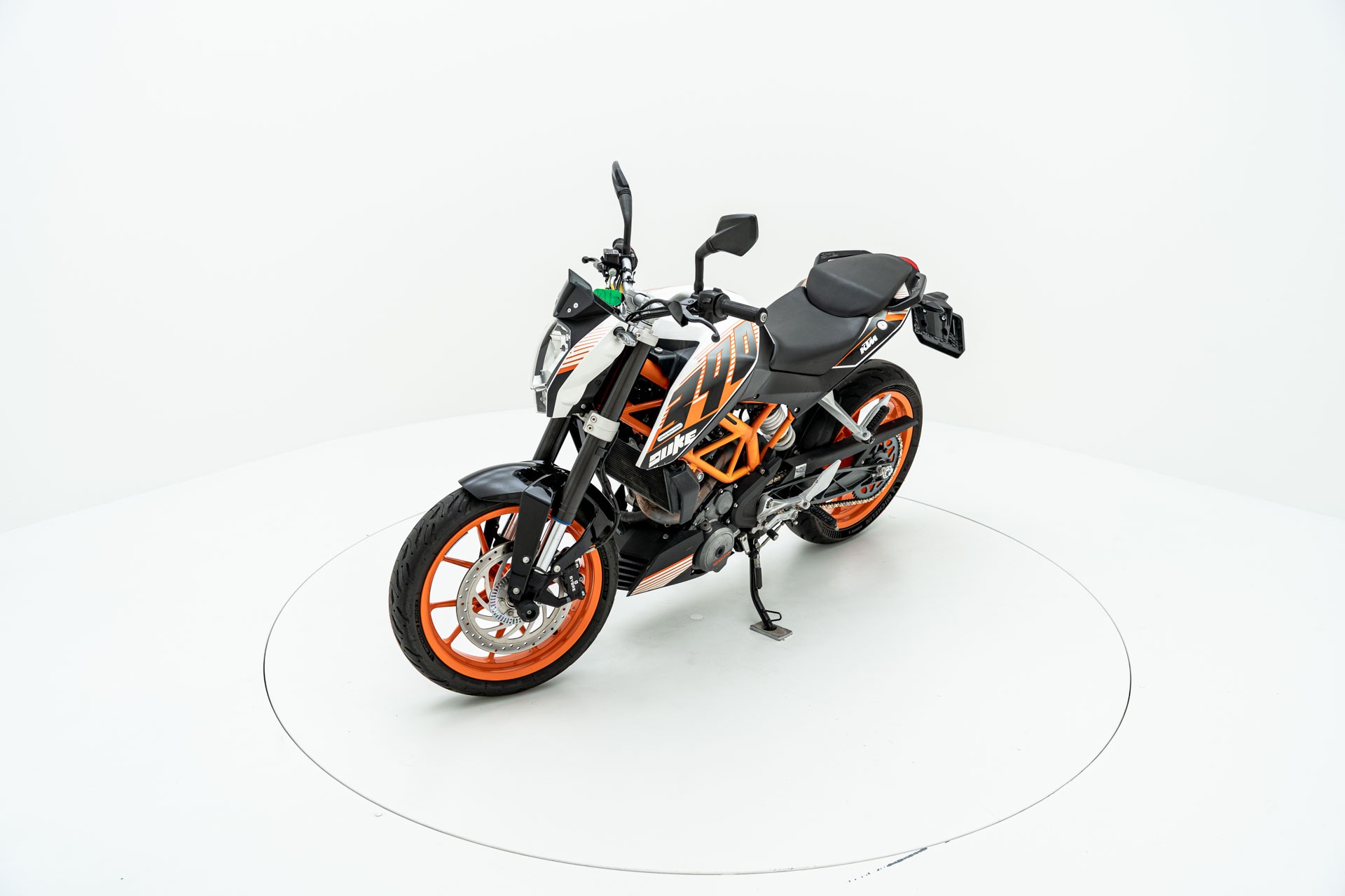 KTM 390 Duke ABS-showroom-element-2