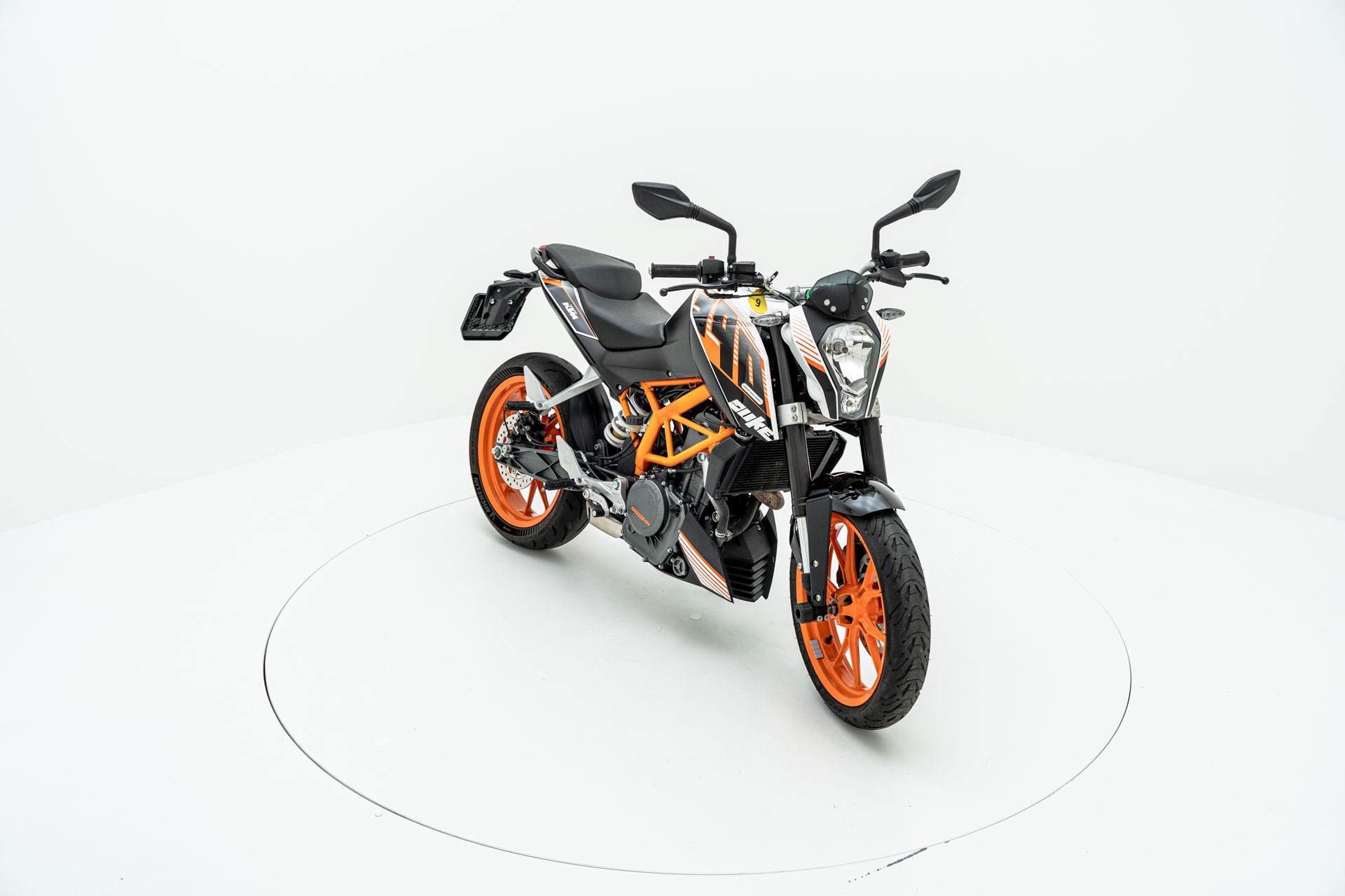 KTM 390 Duke ABS-showroom-element-1