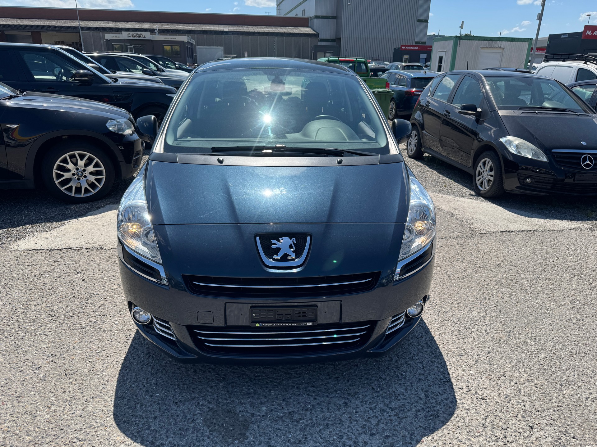 PEUGEOT 5008 1.6 16V T Sport