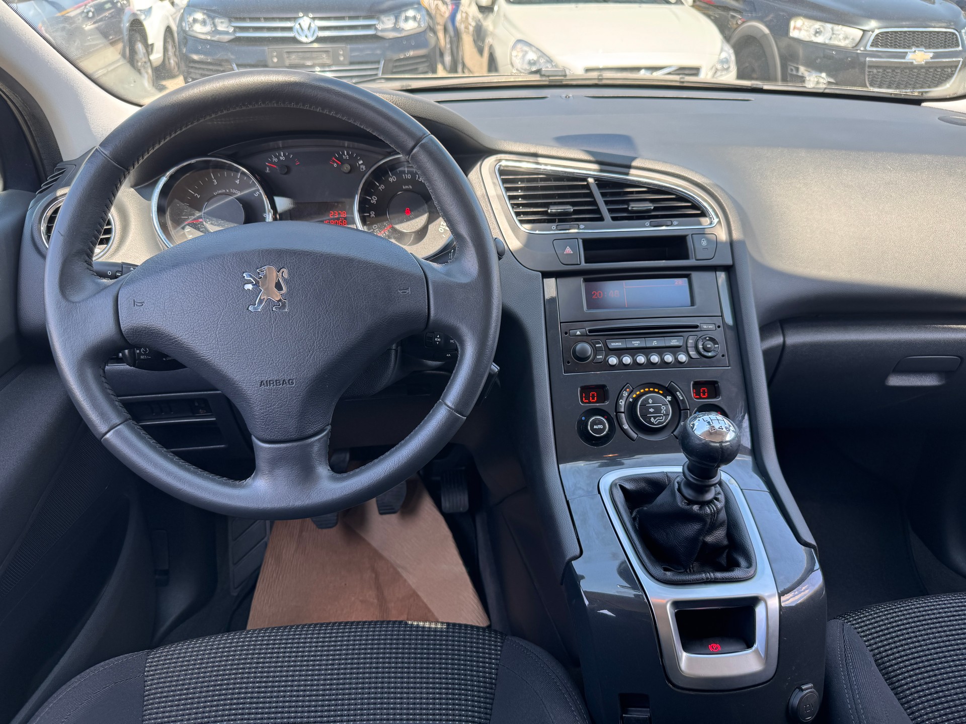 PEUGEOT 5008 1.6 16V T Sport-image-6