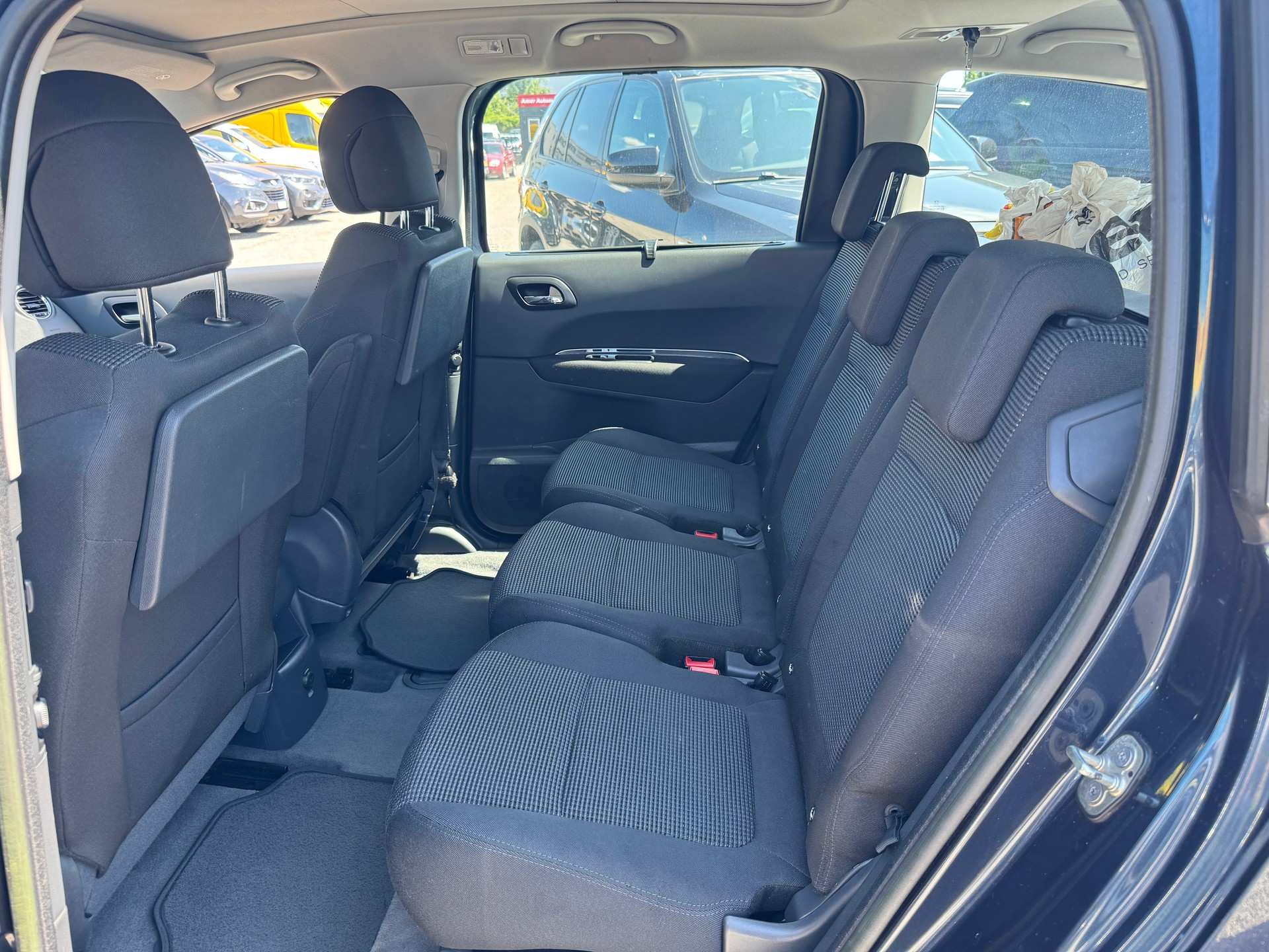 PEUGEOT 5008 1.6 16V T Sport-image-9