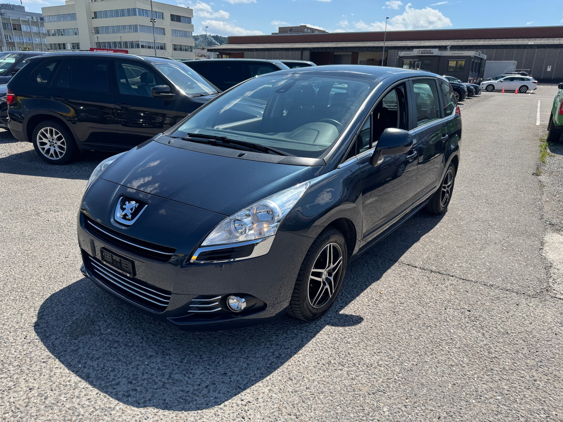 PEUGEOT 5008 1.6 16V T Sport-image-1