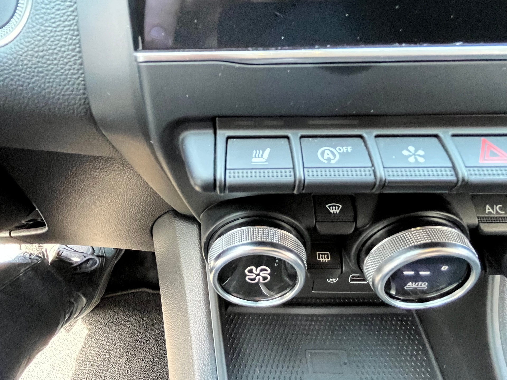 RENAULT Captur 1.3 TCe Techno EDC-image-12