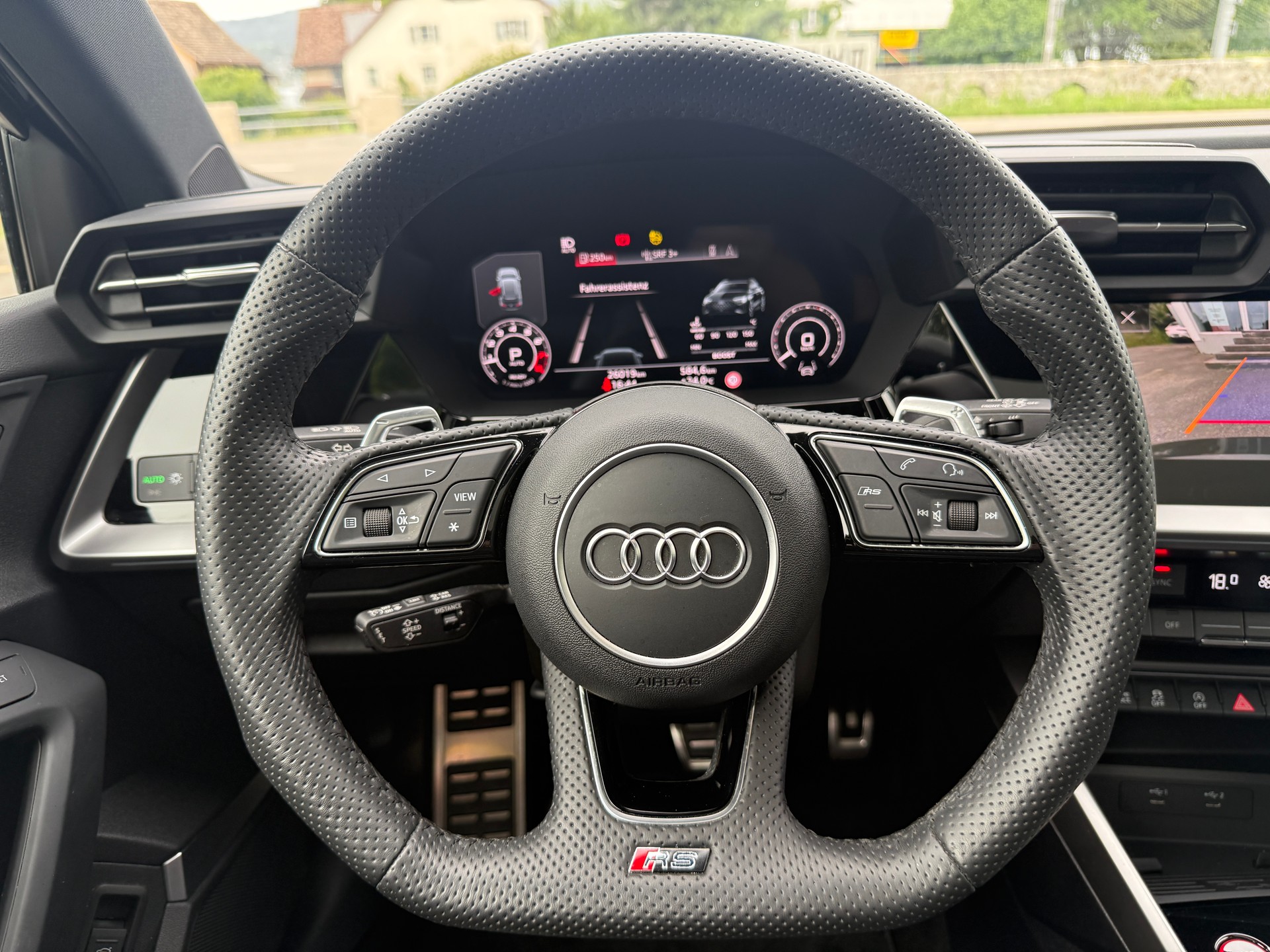 AUDI RS3 Sportback 2.5 TSI quattro S-tronic Audi Swiss Service Package+-image-12