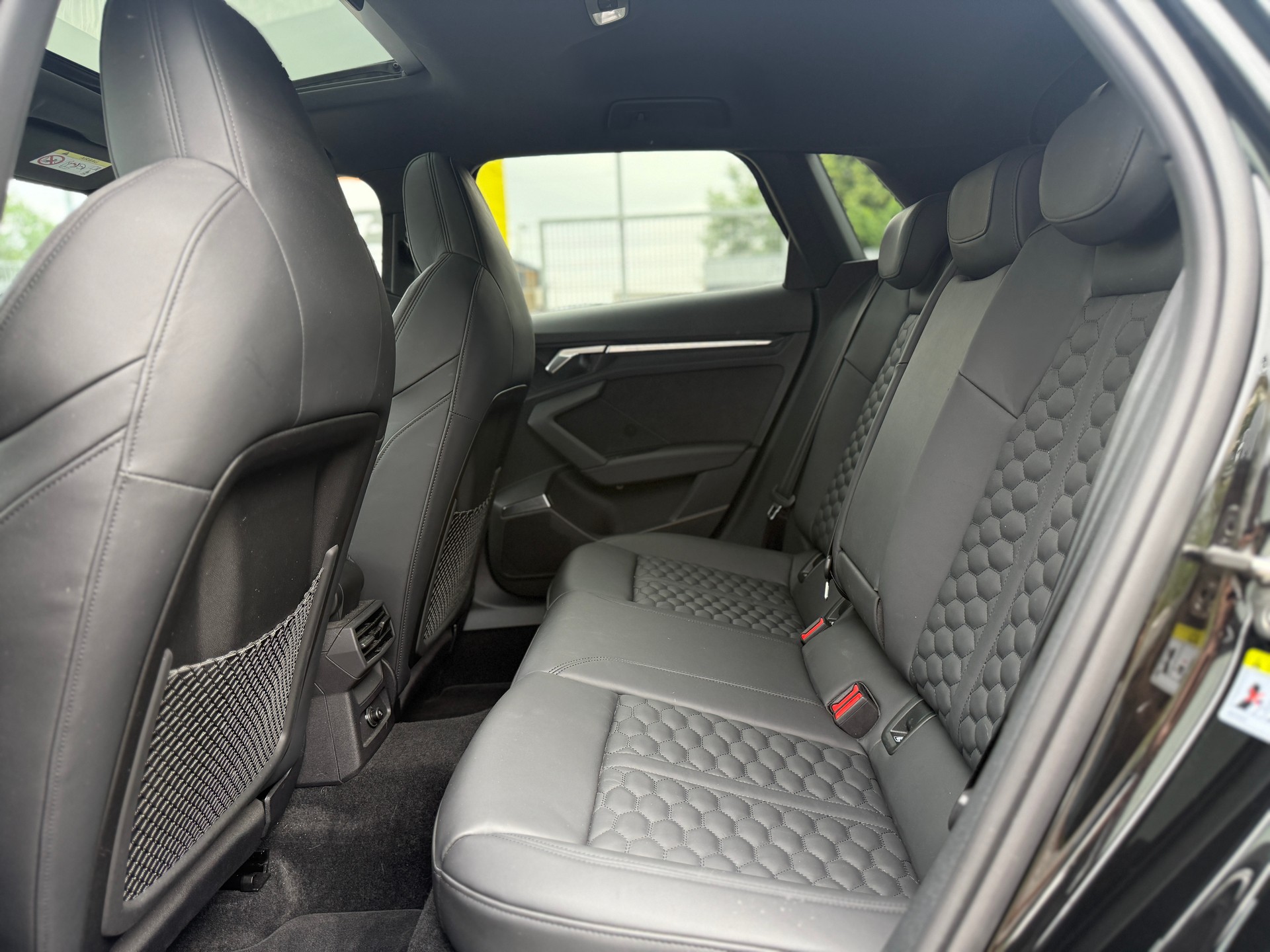 AUDI RS3 Sportback 2.5 TSI quattro S-tronic Audi Swiss Service Package+-image-10