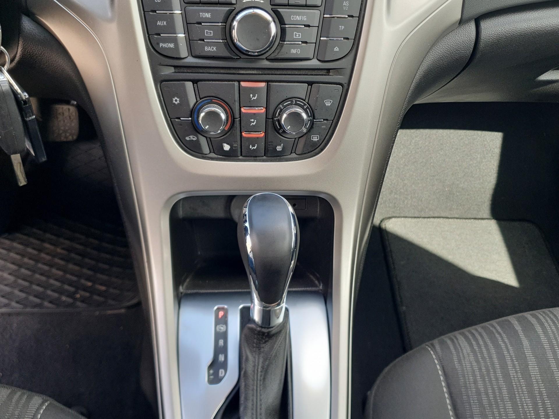 OPEL Astra 1.4i 16V Turbo-image-13