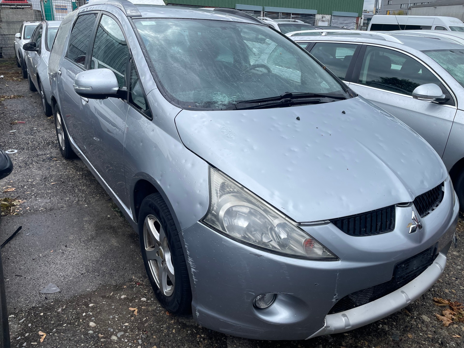 MITSUBISHI Grandis 2.0 16V DID Swiss Edition-image-12