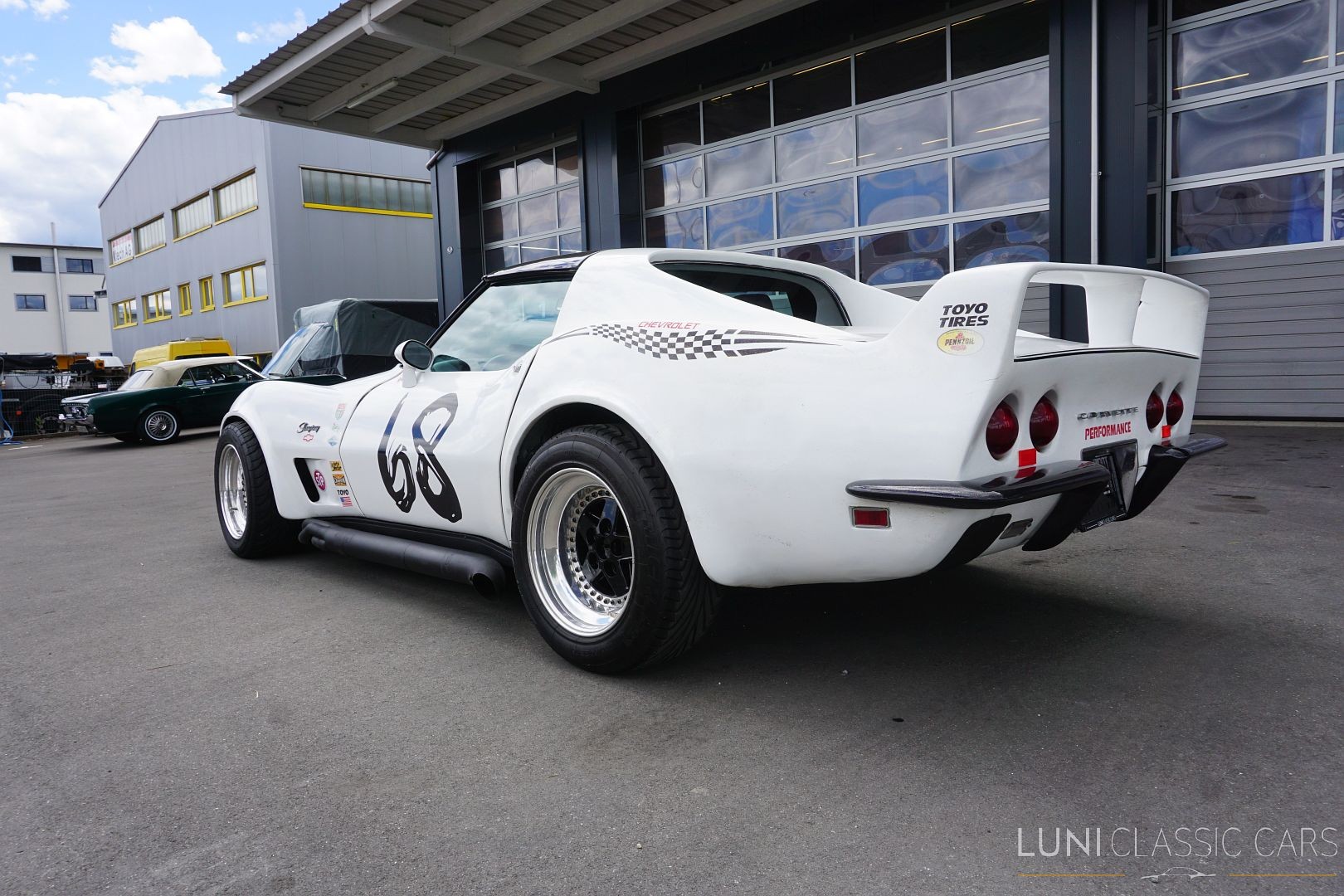 CHEVROLET Corvette C3 Custom-showroom-element-3