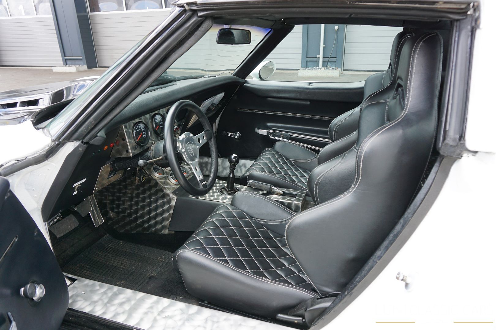 CHEVROLET Corvette C3 Custom-image-14