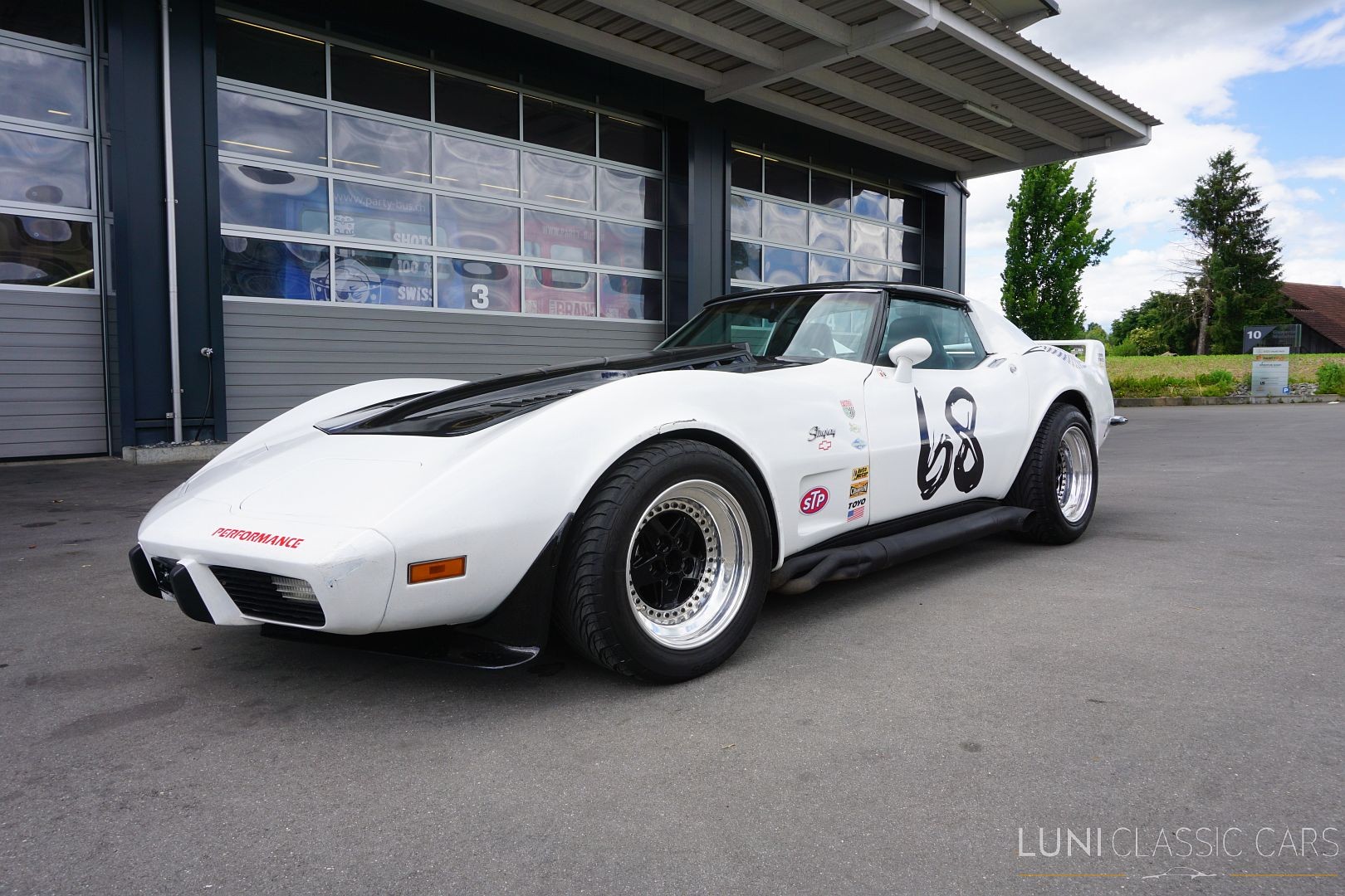 CHEVROLET Corvette C3 Custom-showroom-element-1