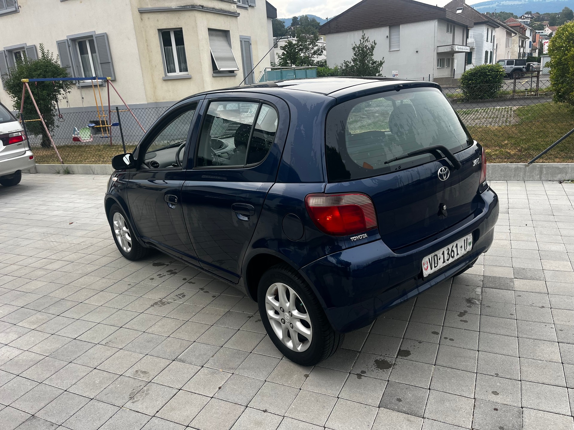 TOYOTA Yaris 1.3 Linea Sol-image-4