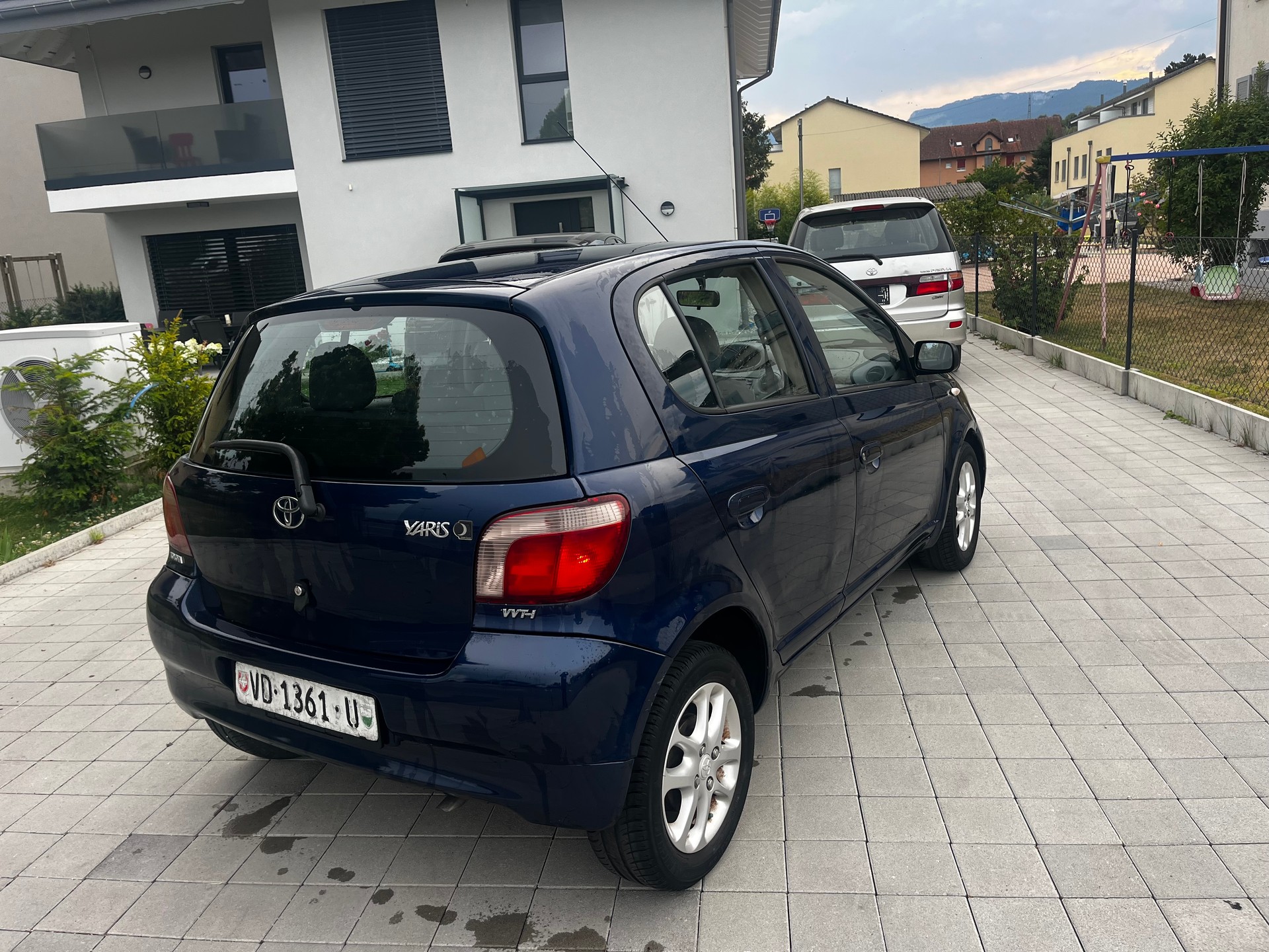 TOYOTA Yaris 1.3 Linea Sol-image-1
