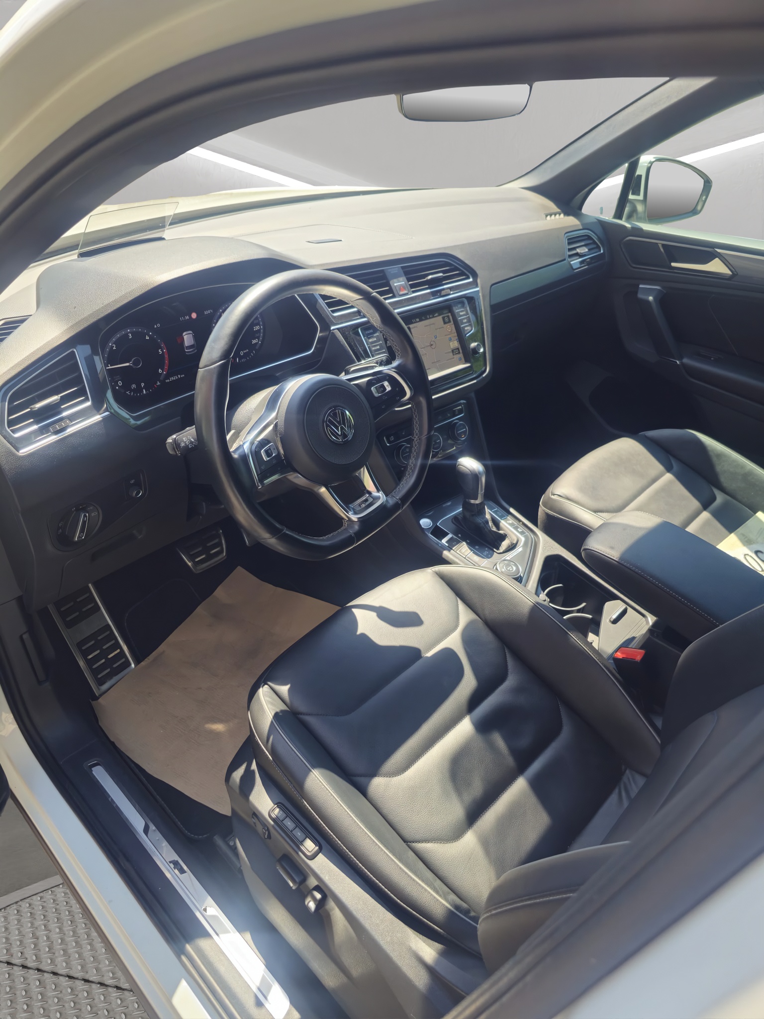 VW Tiguan 2.0 TDI SCR Highline 4Motion DSG-image-8