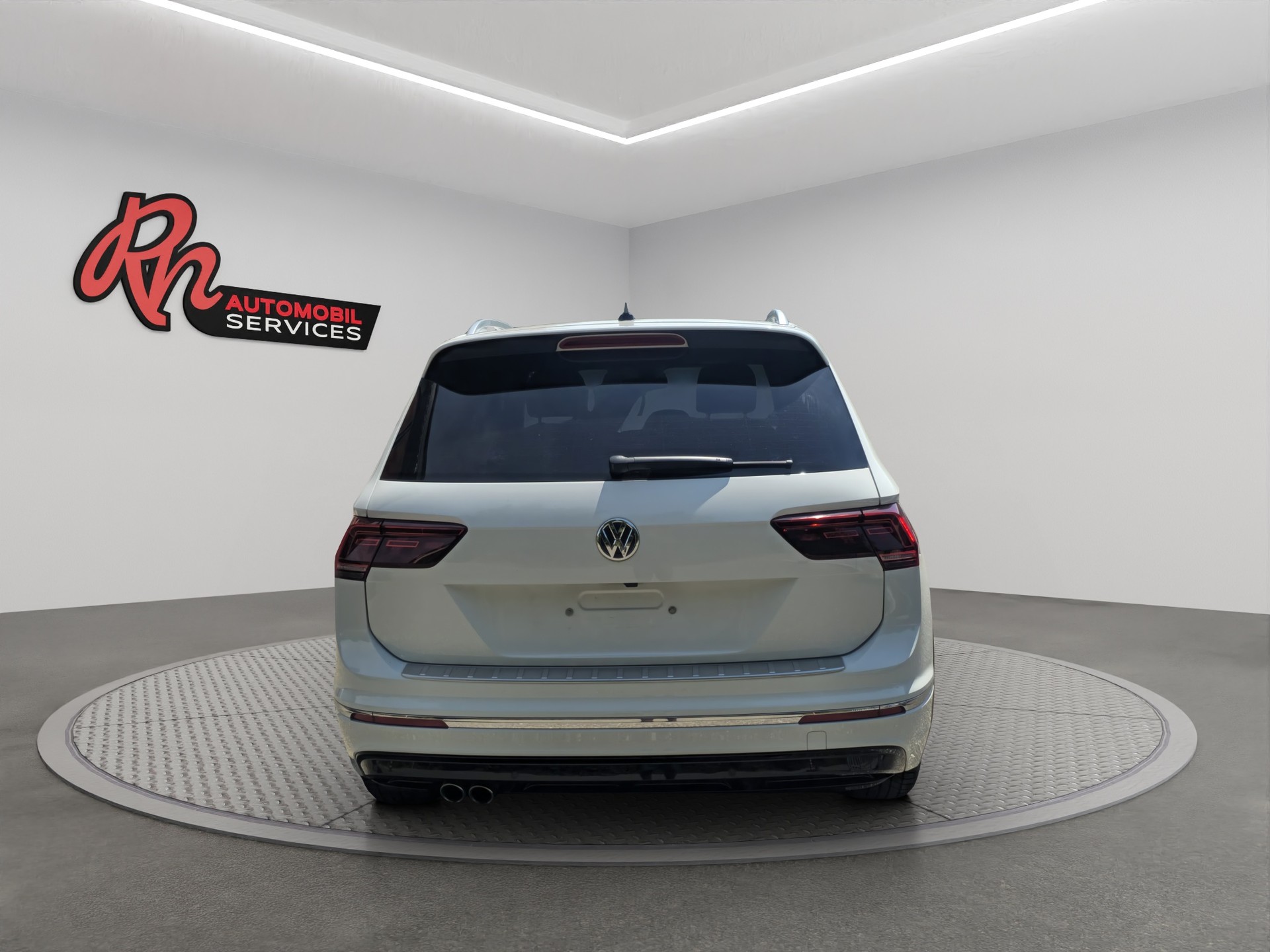 VW Tiguan 2.0 TDI SCR Highline 4Motion DSG-image-4