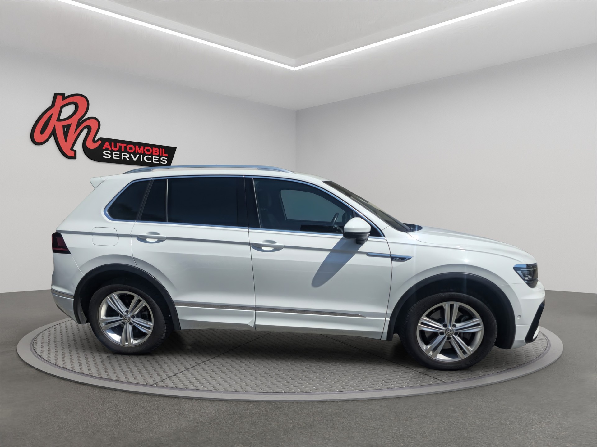 VW Tiguan 2.0 TDI SCR Highline 4Motion DSG-image-6