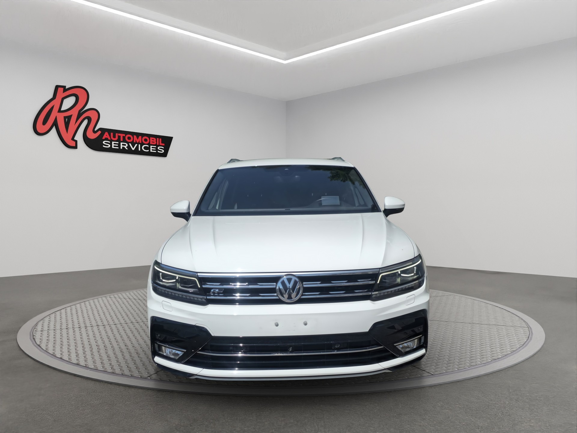 VW Tiguan 2.0 TDI SCR Highline 4Motion DSG-showroom-element-1