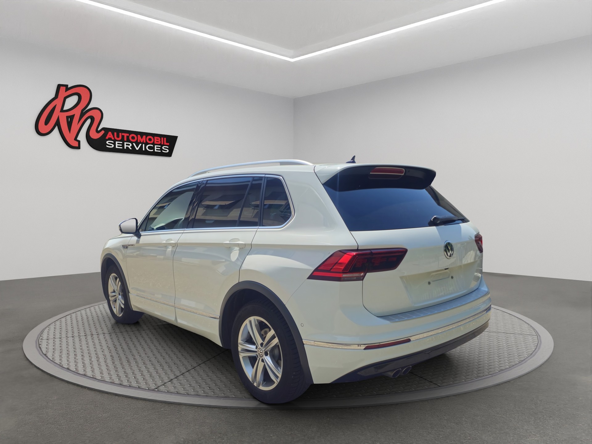 VW Tiguan 2.0 TDI SCR Highline 4Motion DSG-showroom-element-3