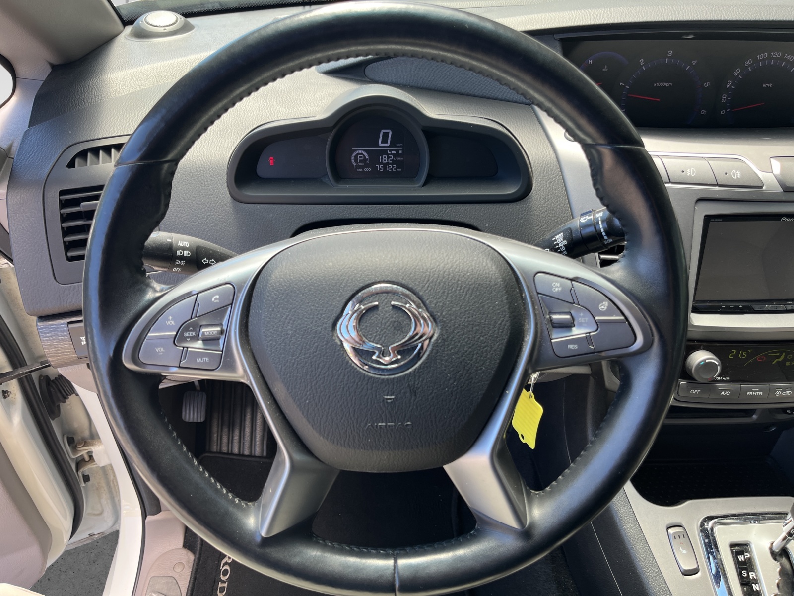 KGM-SsangYong Rodius SV220 e-XDi Sapphire 4WD Automatic-image-8