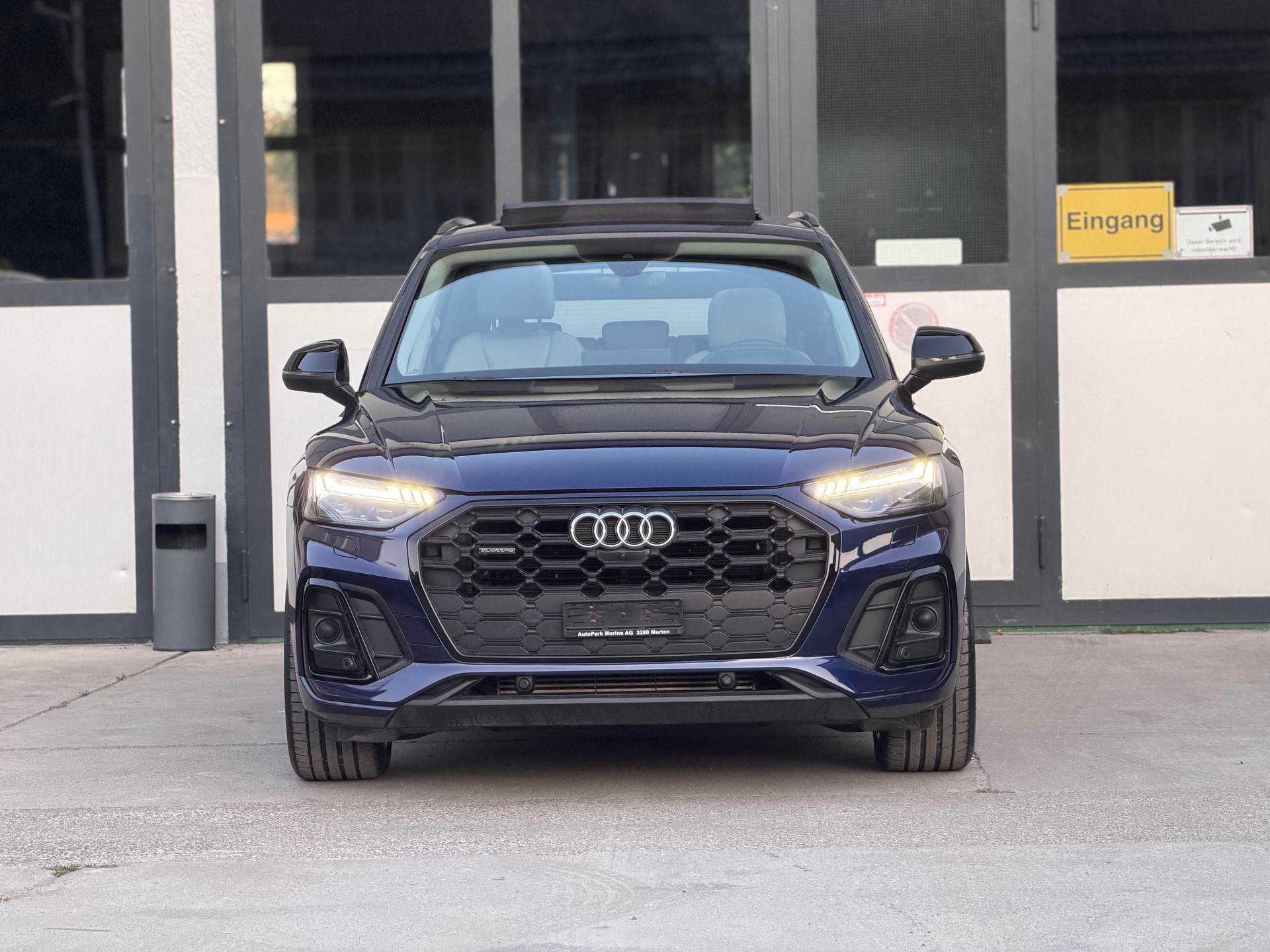 AUDI Q5 45 TFSI Black Edition quattro S-tronic-showroom-element-2