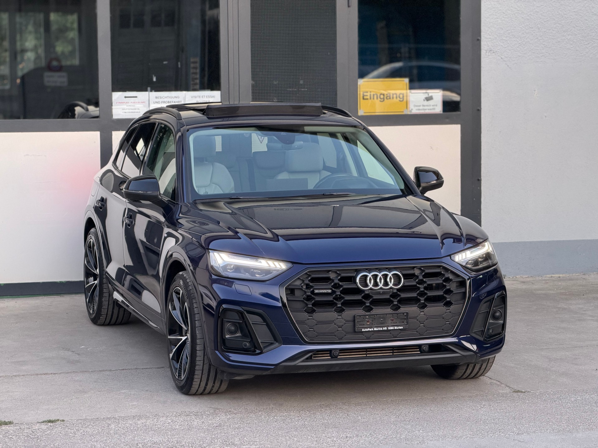 AUDI Q5 45 TFSI Black Edition quattro S-tronic-showroom-element-3