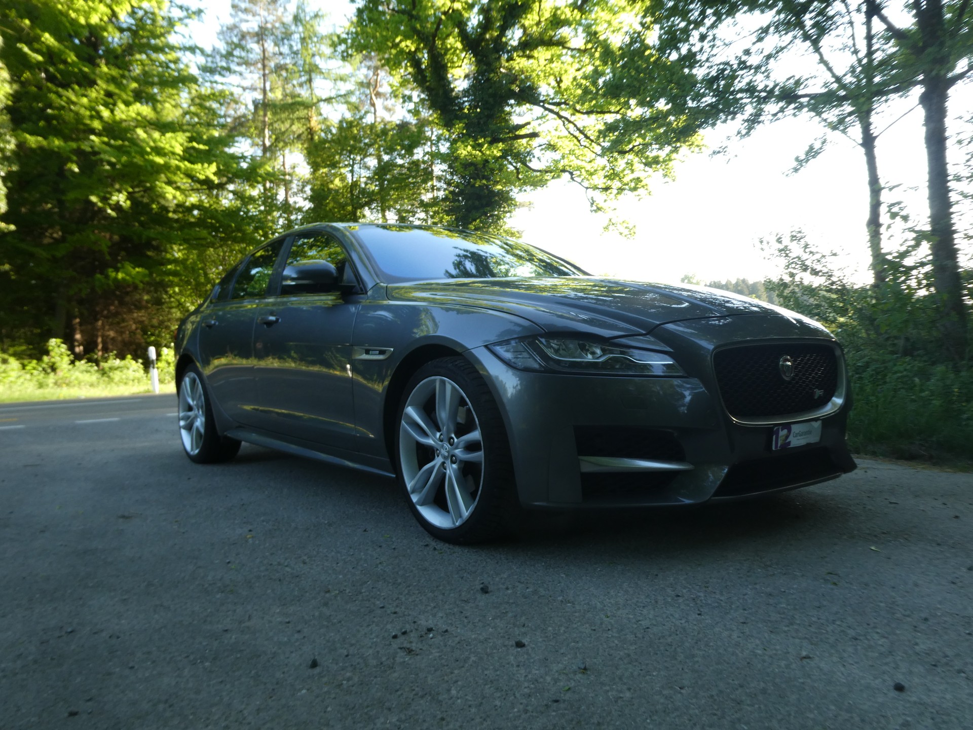 JAGUAR XF 25t R-Sport AWD Automatic-image-1