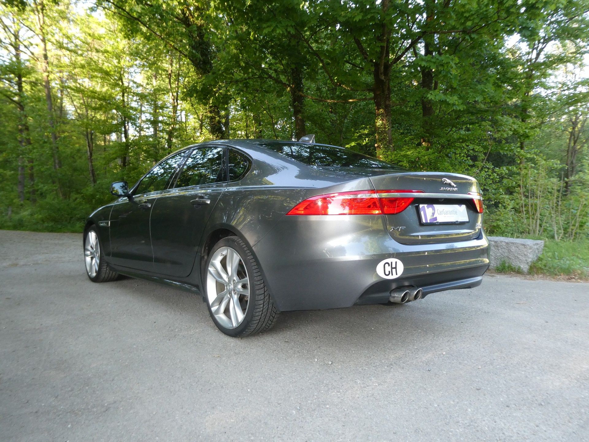 JAGUAR XF 25t R-Sport AWD Automatic-image-3