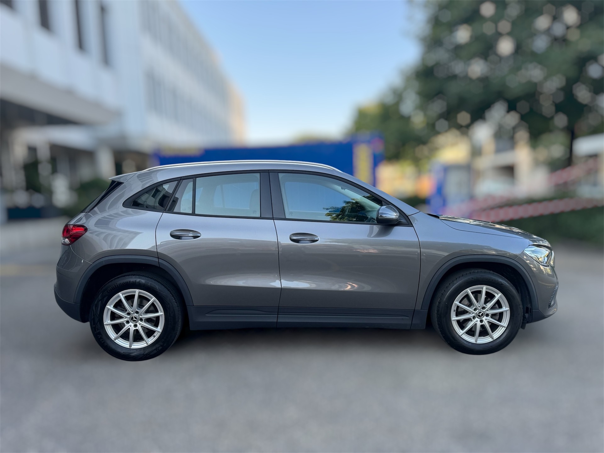 MERCEDES-BENZ GLA 180 Style 7G-DCT-image-2