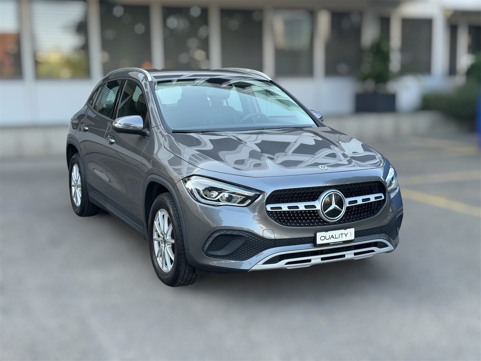 MERCEDES-BENZ GLA 180 Style 7G-DCT