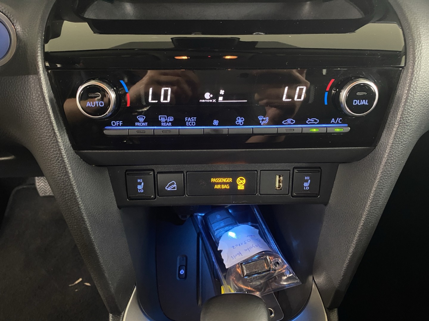 TOYOTA Yaris Cross 1.5 Trend e-CVT AWDi-image-14