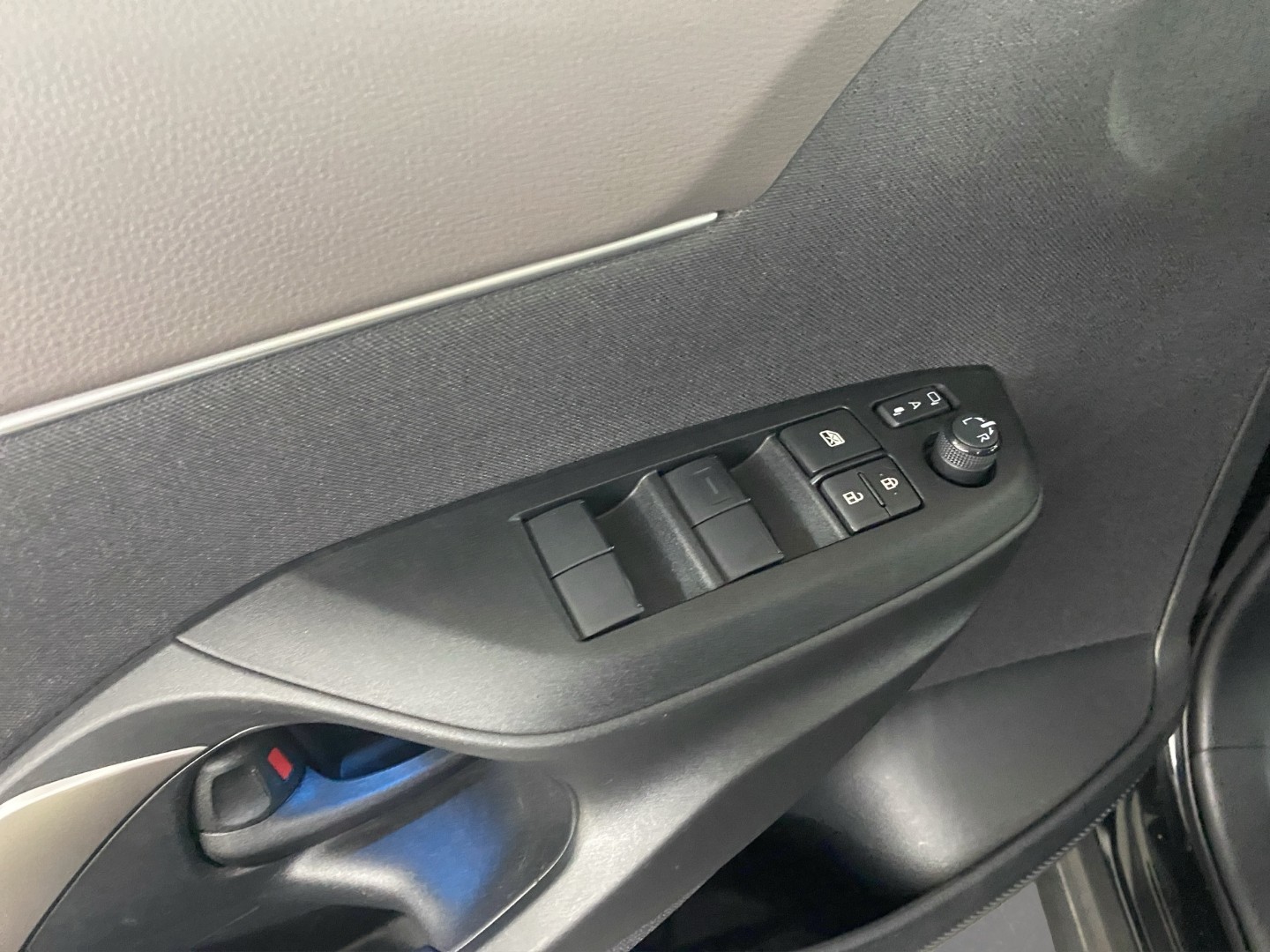 TOYOTA Yaris Cross 1.5 Trend e-CVT AWDi-image-18