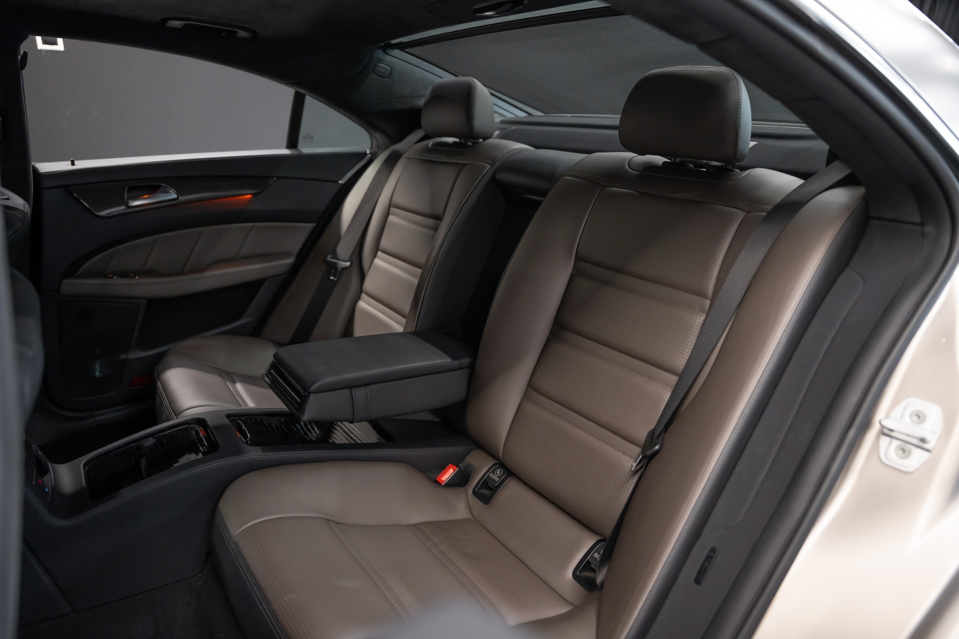 MERCEDES-BENZ CLS 63 AMG Speedshift MCT / Manganitgrau SHAPE / Grail Anlage / Sitzkühlung / Schiebedach / Dach Alcantara / Leder designo-image-10
