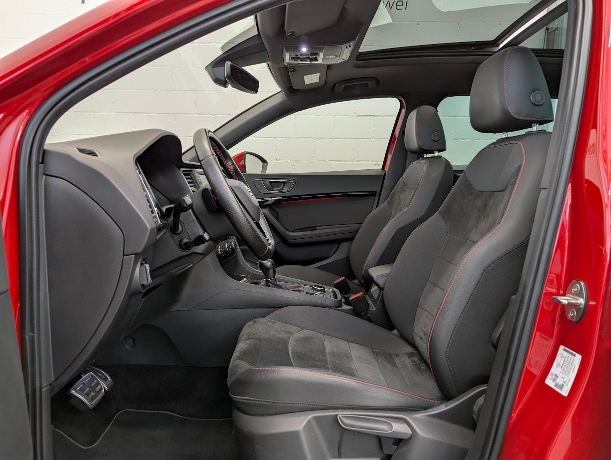 SEAT Ateca*1.HAND CH-AUTO FRISCH AB MFK+SERVICE+12MT GAR AHK 1'900KG 360CAM PANO*-showroom-element-3
