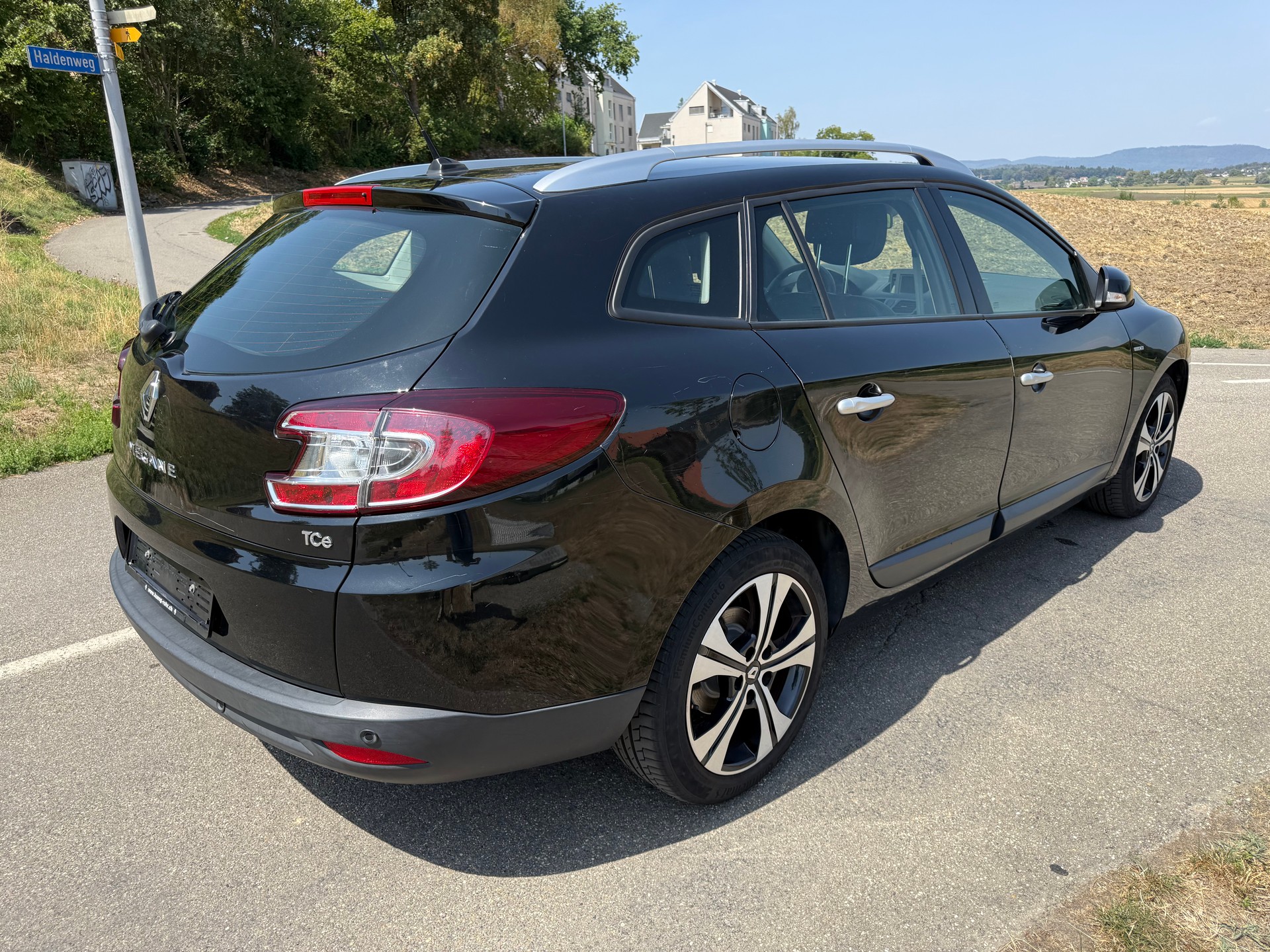 RENAULT Mégane Grandtour 1.4 16V Turbo Bose-image-2