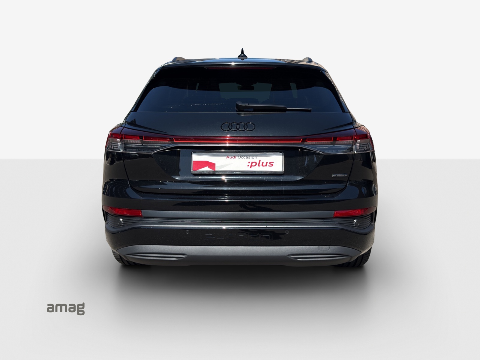 AUDI Q4 e-tron 50 quattro-showroom-element-3