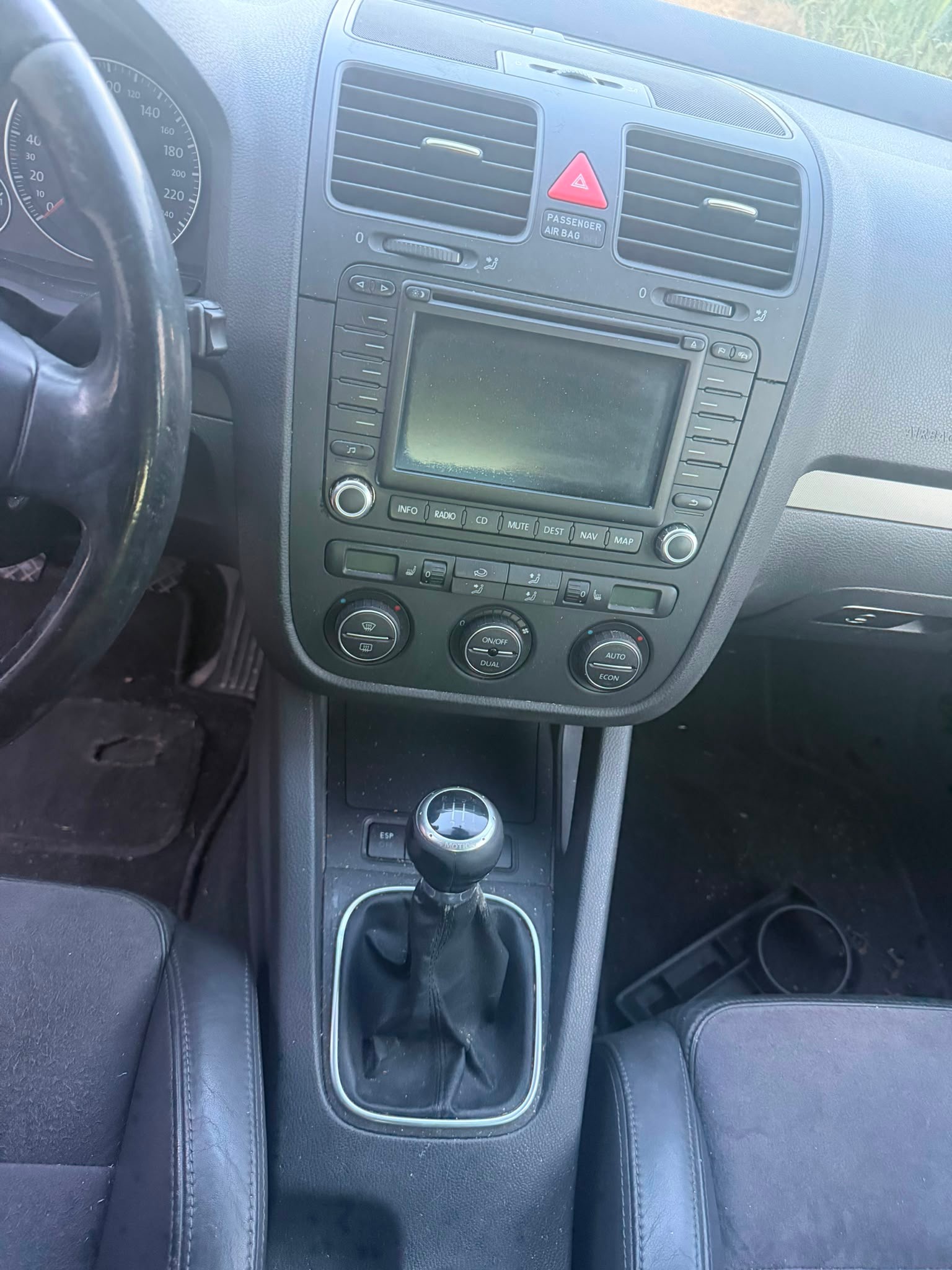 VW Golf 2.0 TDI Comfortline 4Motion-image-6