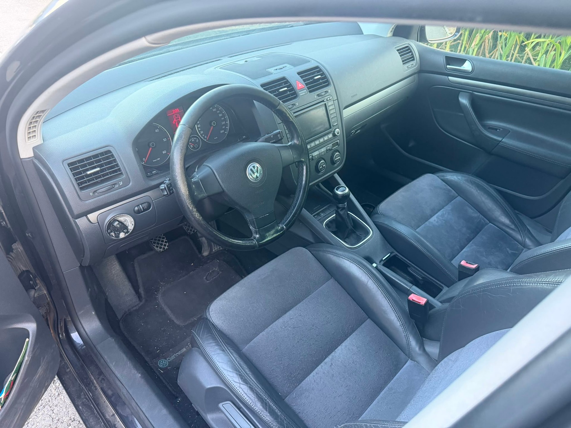 VW Golf 2.0 TDI Comfortline 4Motion-image-5