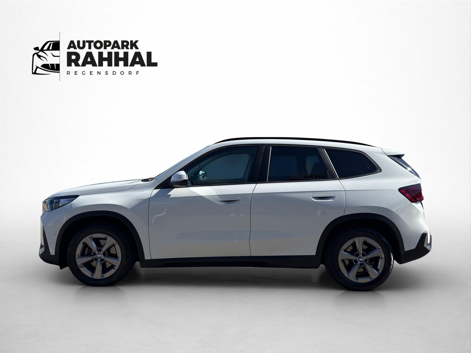 BMW X1 20d xDrive * GARANTIE INKLUSIVE * ANHÄNGERKUPPLUNG * PACK INNOVATION * 360° KAMERA *-image-9