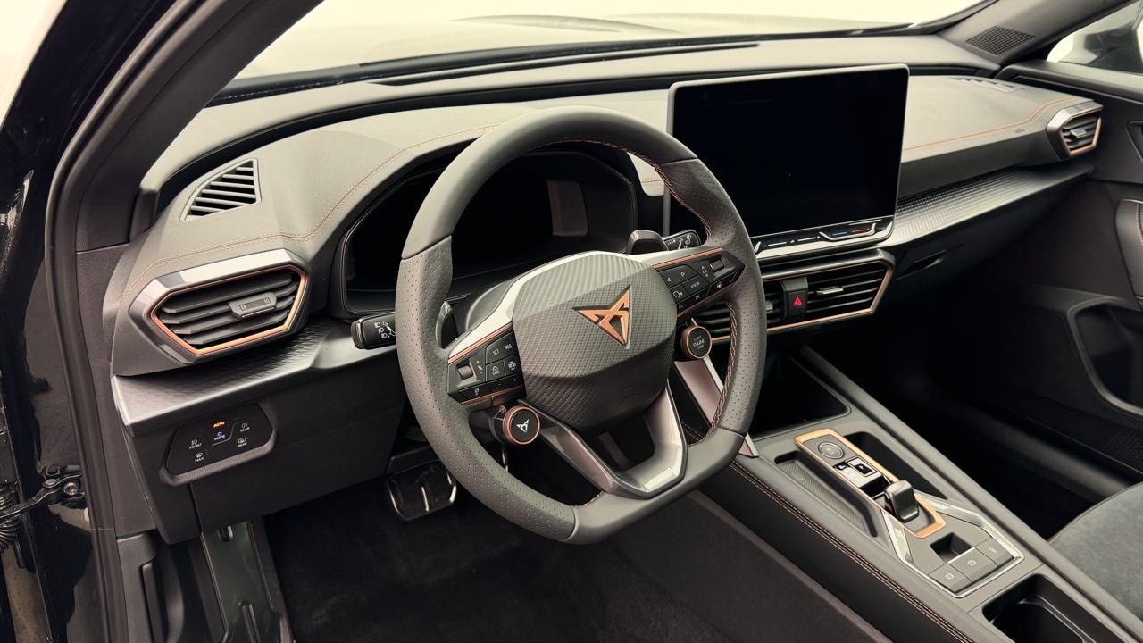 CUPRA Formentor 2.0TSI VZ Black Edtion-image-6