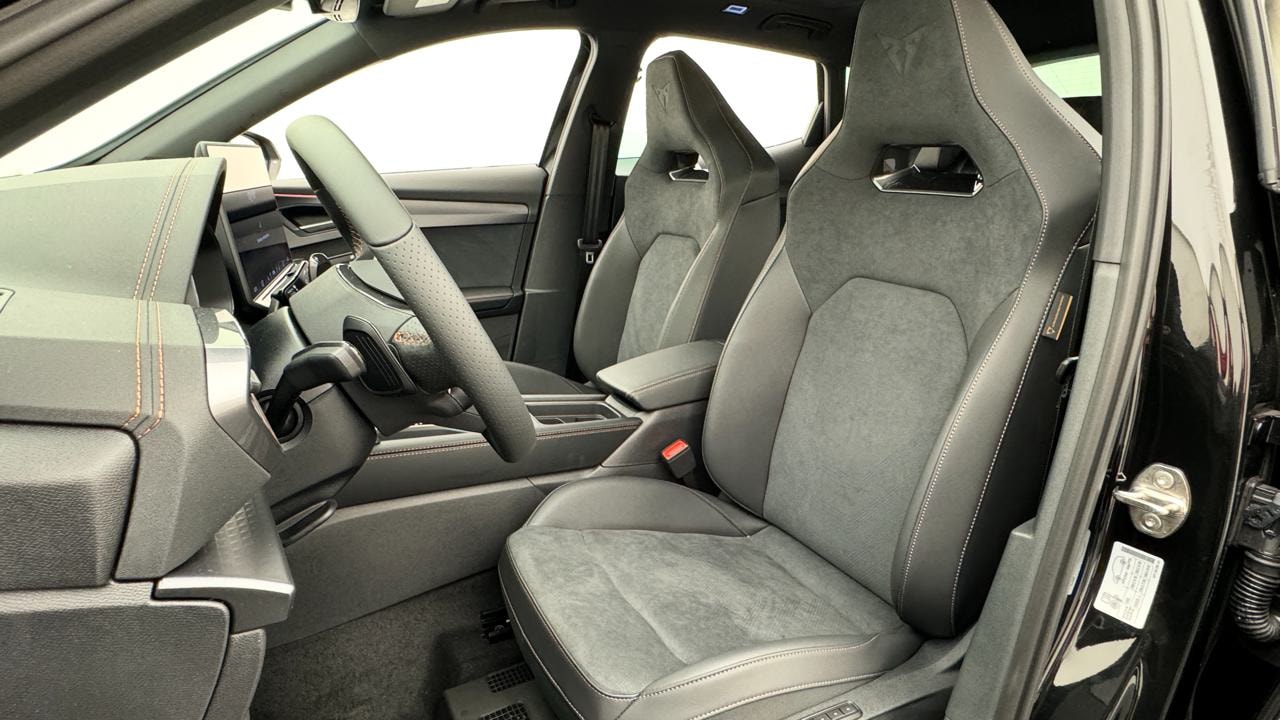 CUPRA Formentor 2.0TSI VZ Black Edtion-image-4