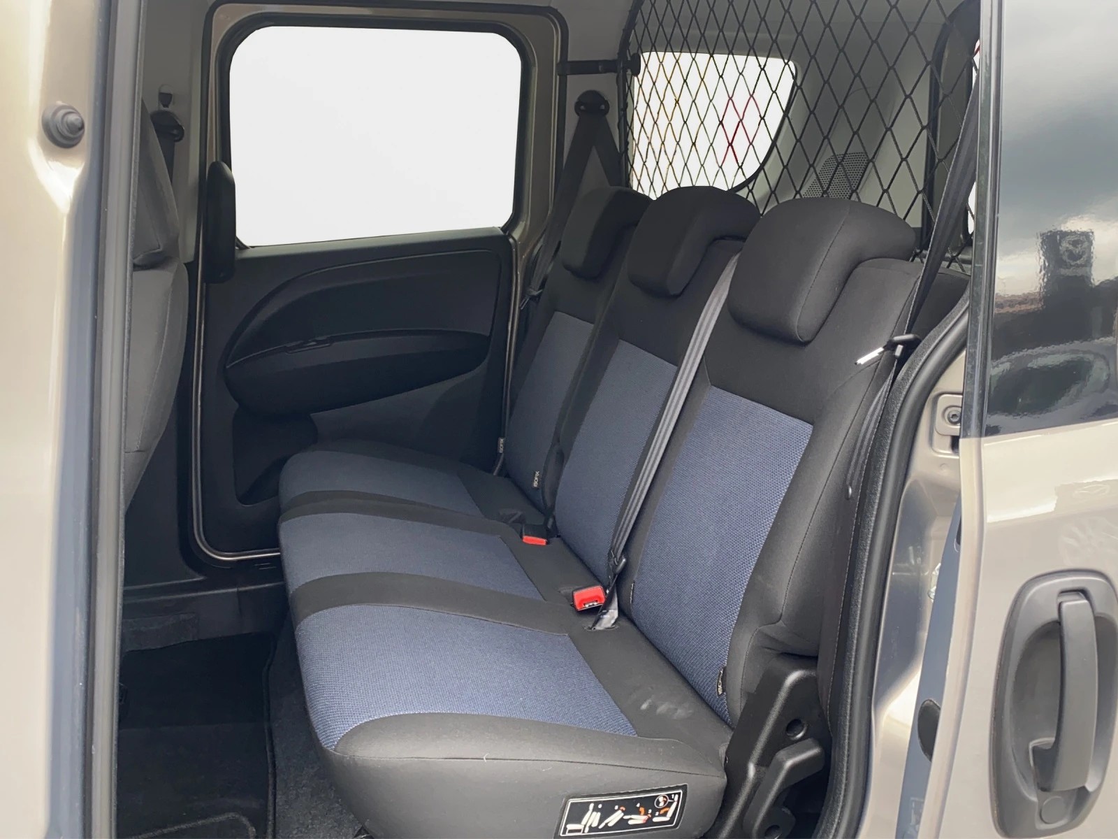 OPEL Combo 1.4 Turbo Cosmo L1H1-image-21