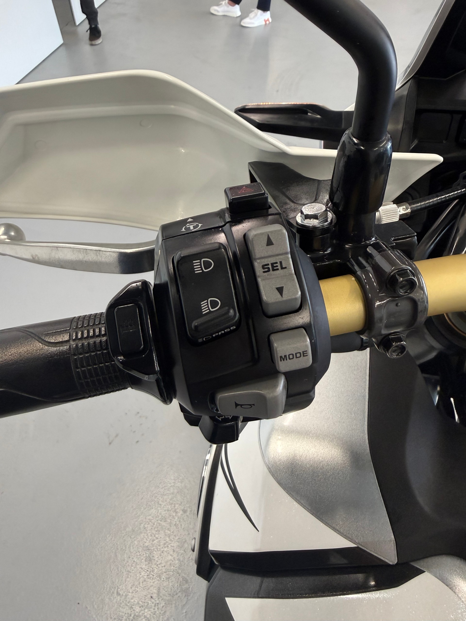 HONDA CRF 1000A Adventure Africa Twin-image-10