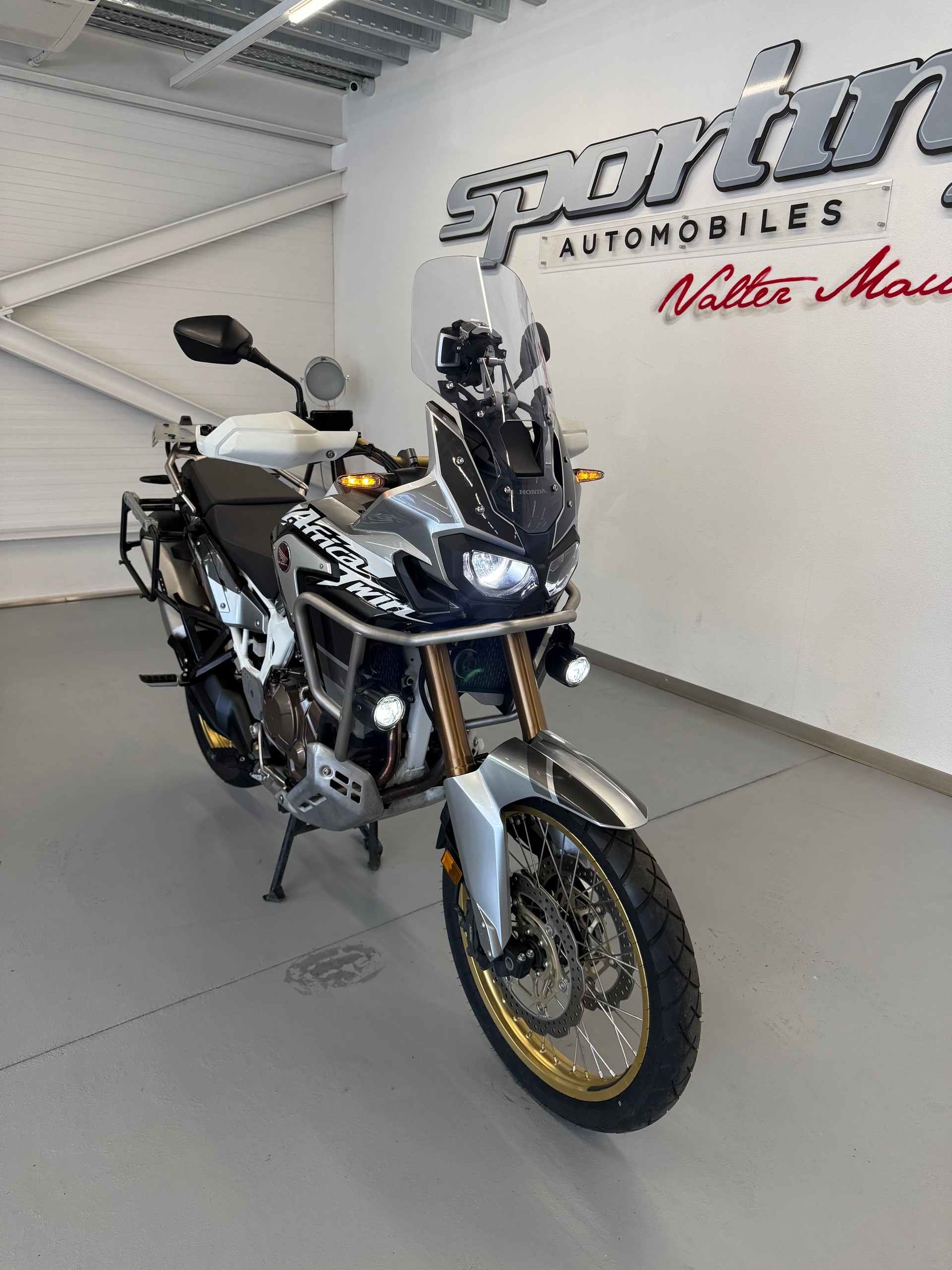 HONDA CRF 1000A Adventure Africa Twin-image-6