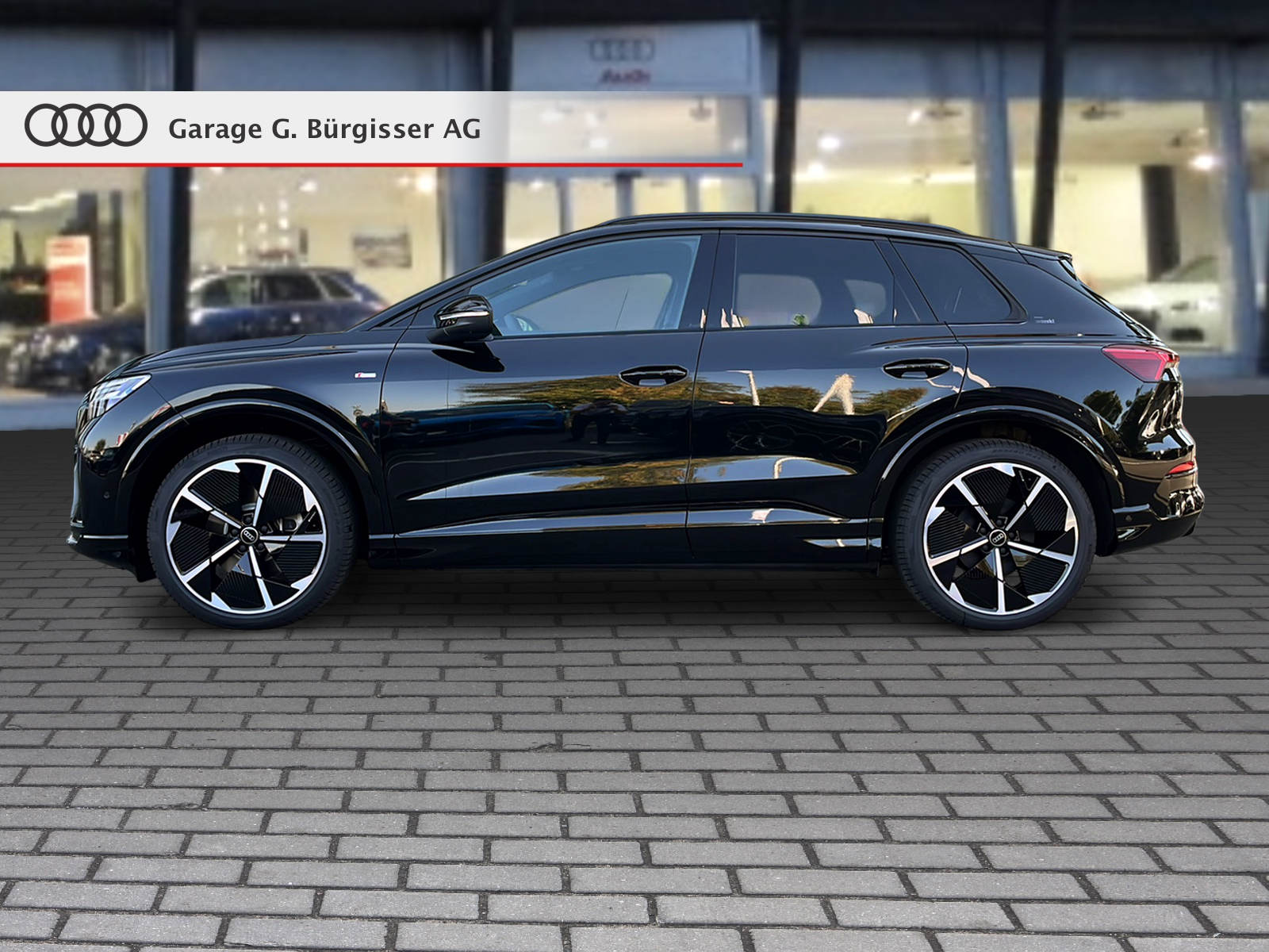 AUDI Q4 e-tron SUV quattro performance Swiss Ski Mythosschwarz Metallic-showroom-element-2