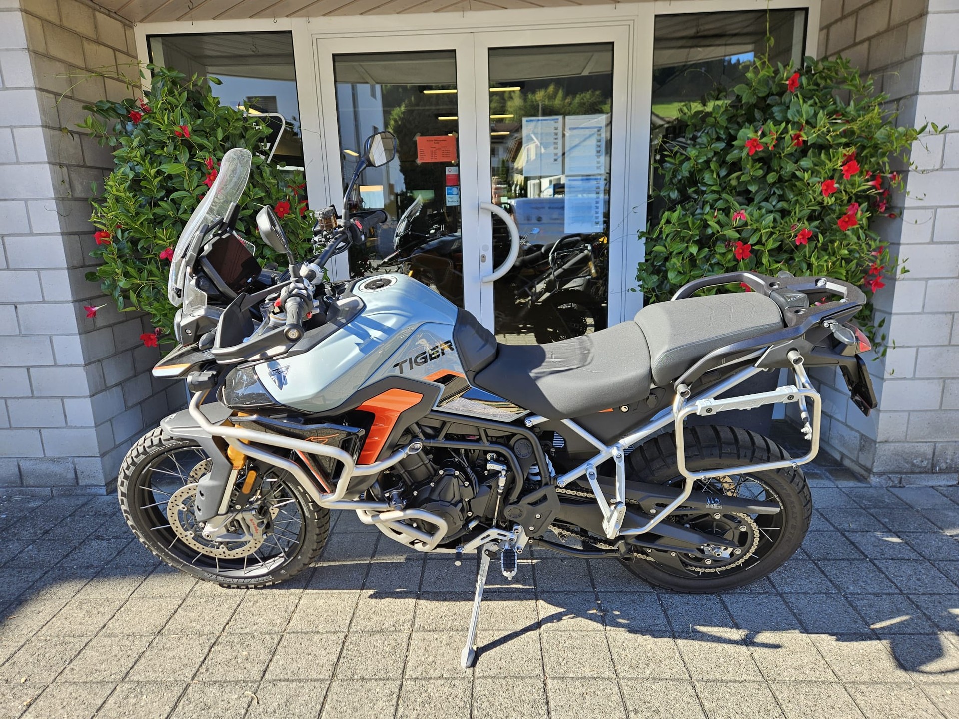 TRIUMPH Tiger 900 Desert Edition-image-12
