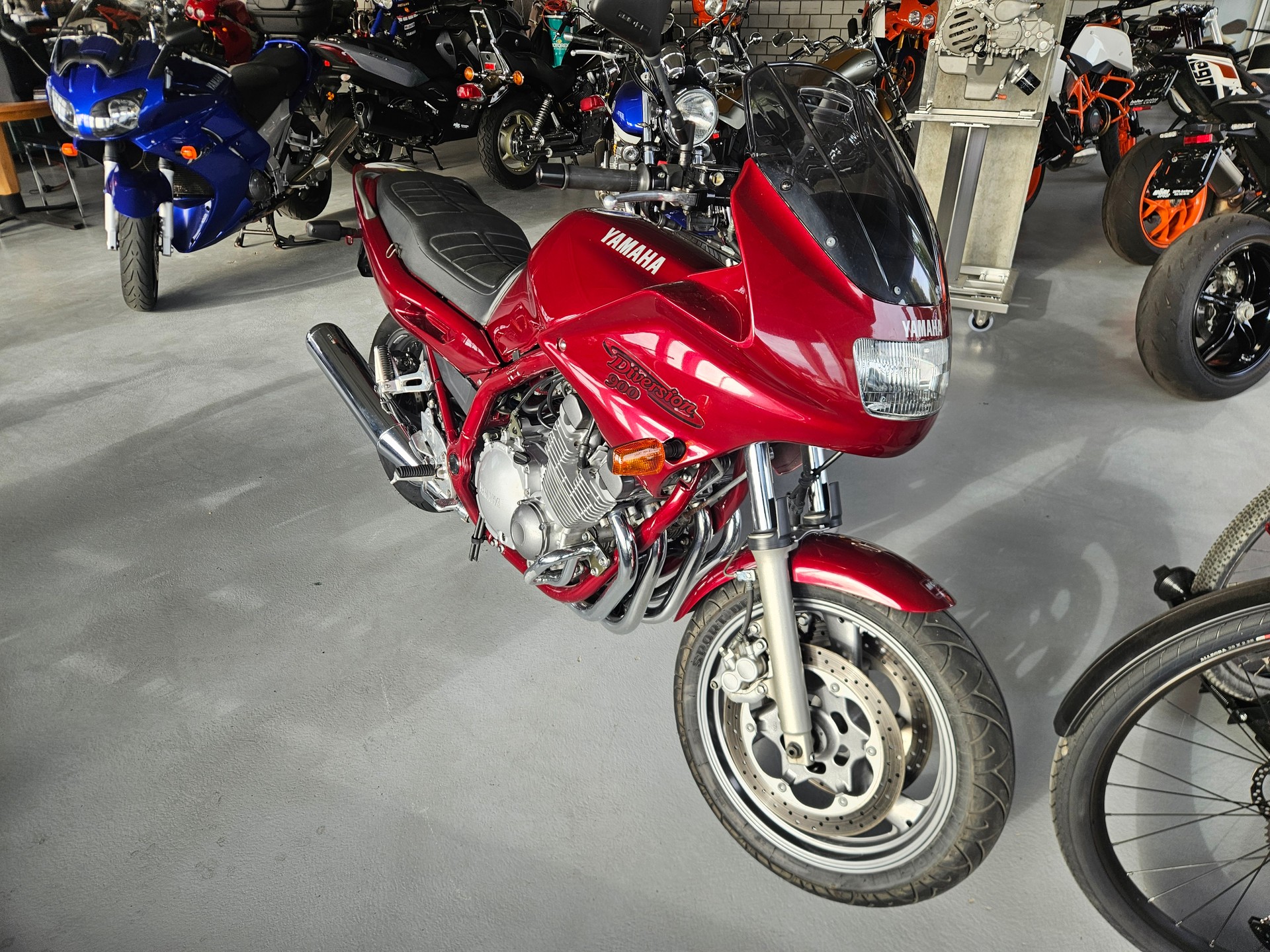 YAMAHA XJ 900 S Diversion-showroom-element-1