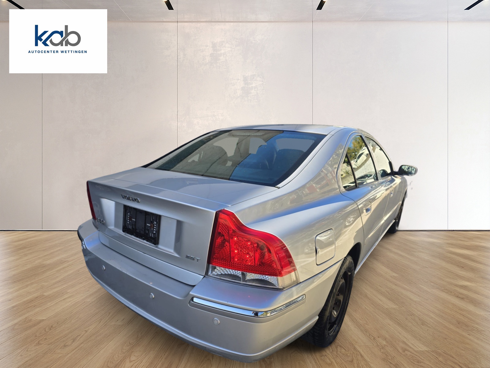 VOLVO S60 2.5T Kinetic-showroom-element-3