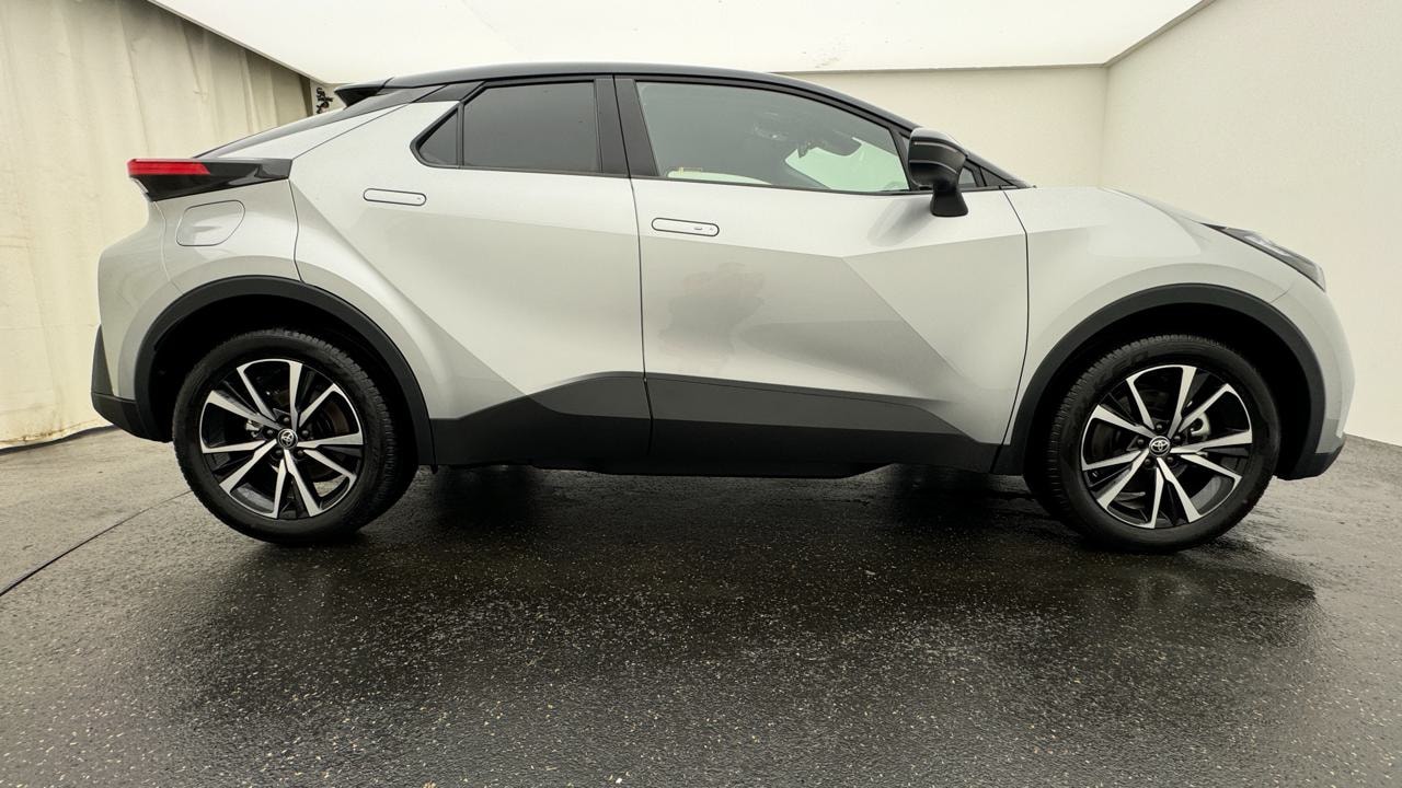 TOYOTA C-HR 2.0 PHEV CVT Style-showroom-element-1