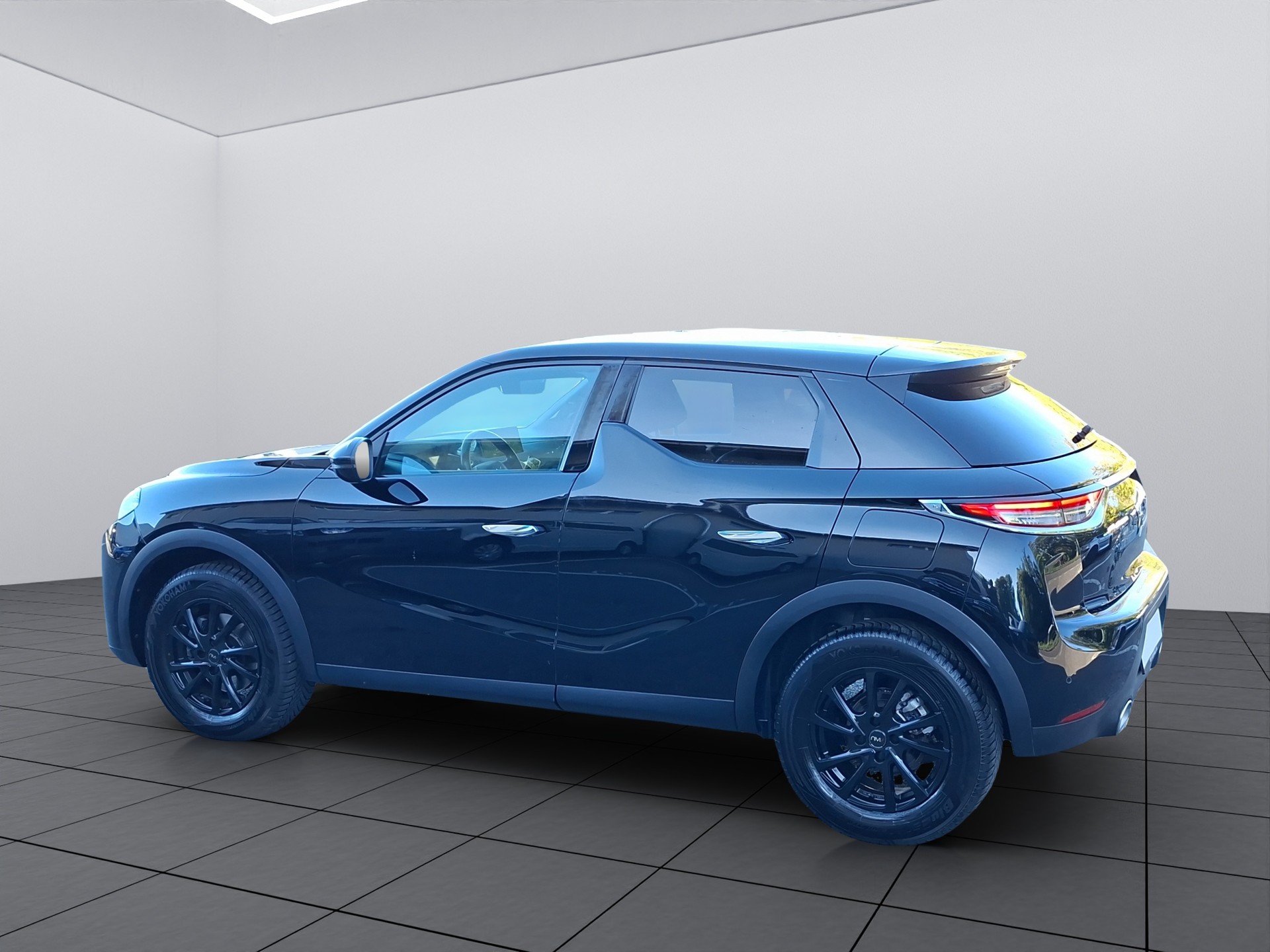 DS AUTOMOBILES DS 3 Crossback 1.2 PureTech SO Chic EAT8-showroom-element-3