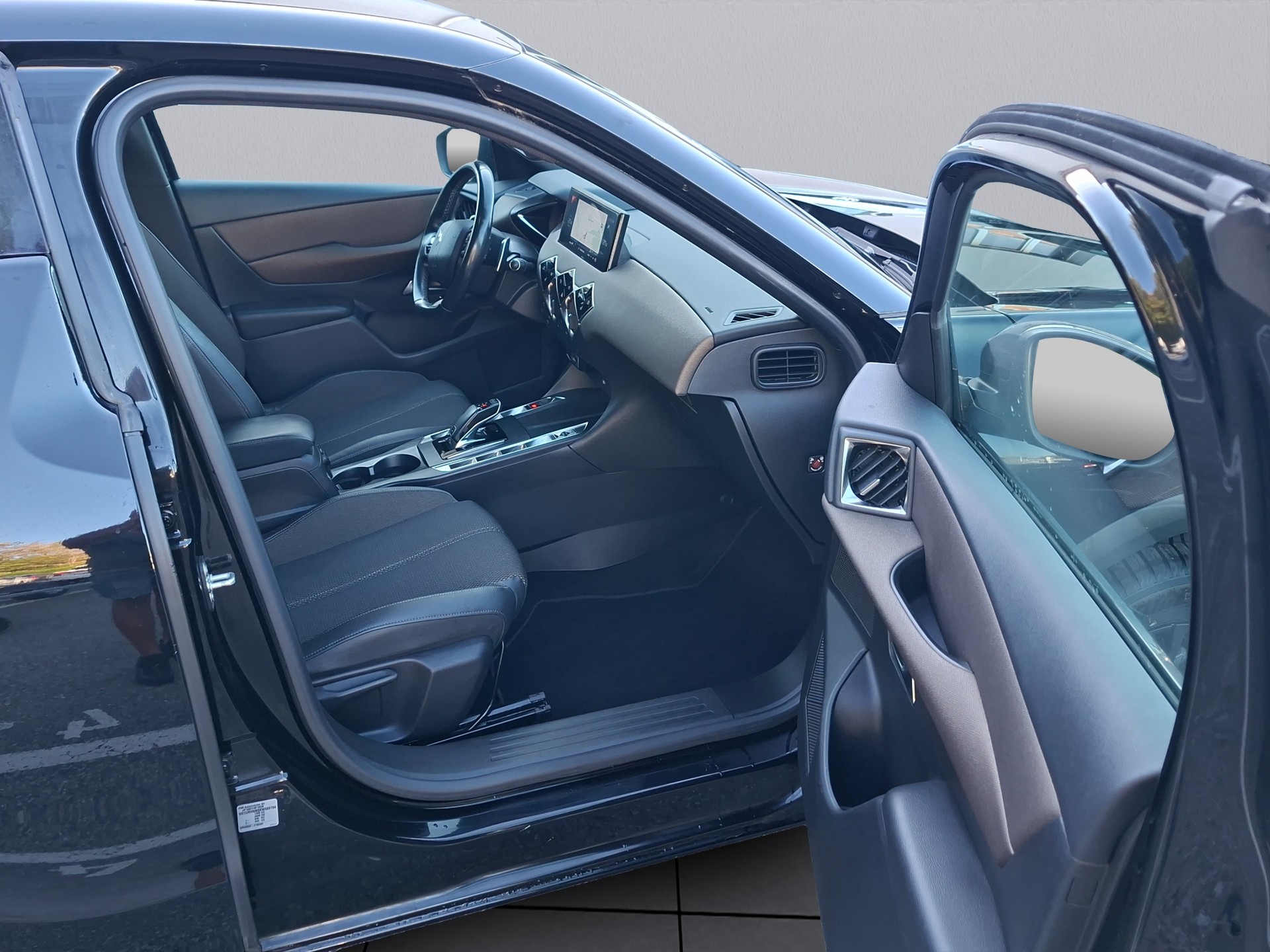 DS AUTOMOBILES DS 3 Crossback 1.2 PureTech SO Chic EAT8-image-17
